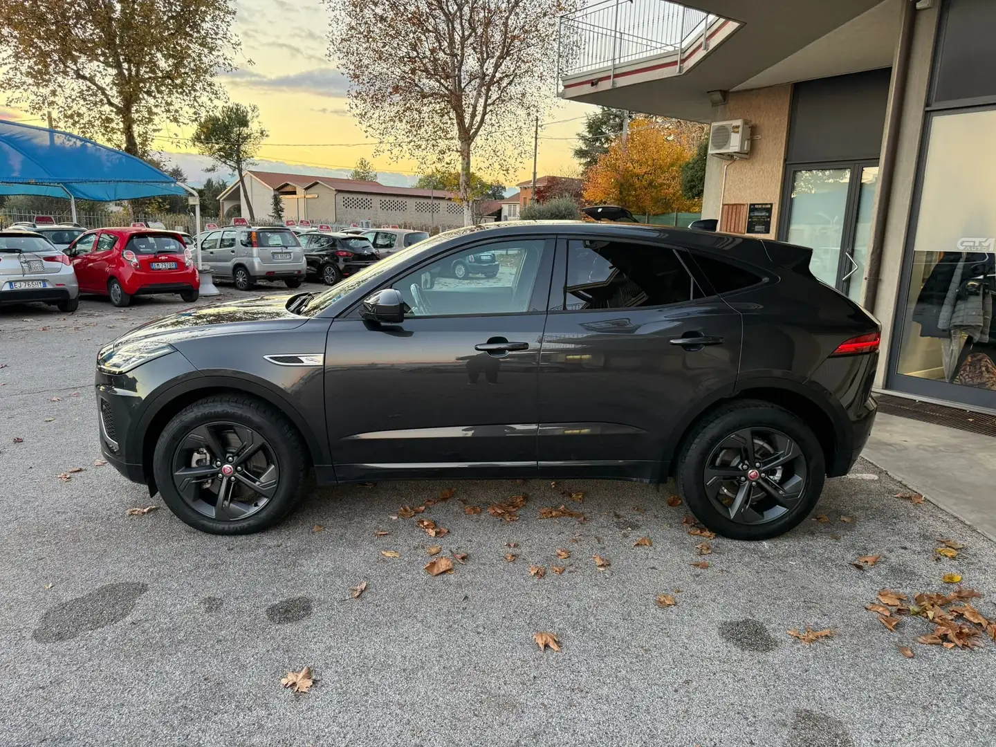 Jaguar E-Pace R-Dynamic SE Grigio - 2