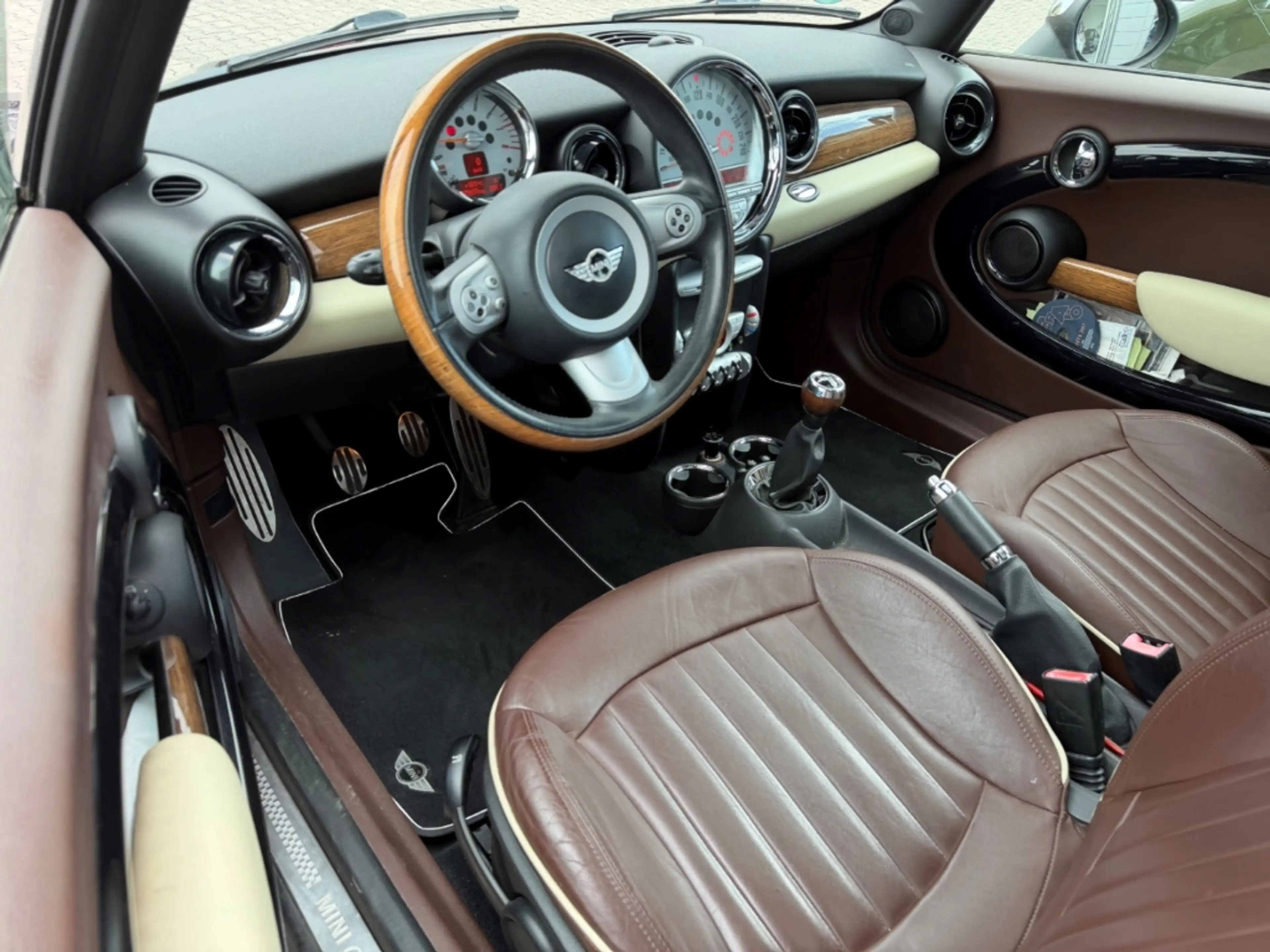 MINI Cooper S Clubman PANO Leder SHz Xenon Chili PDC S/S Regensensor — photo 5