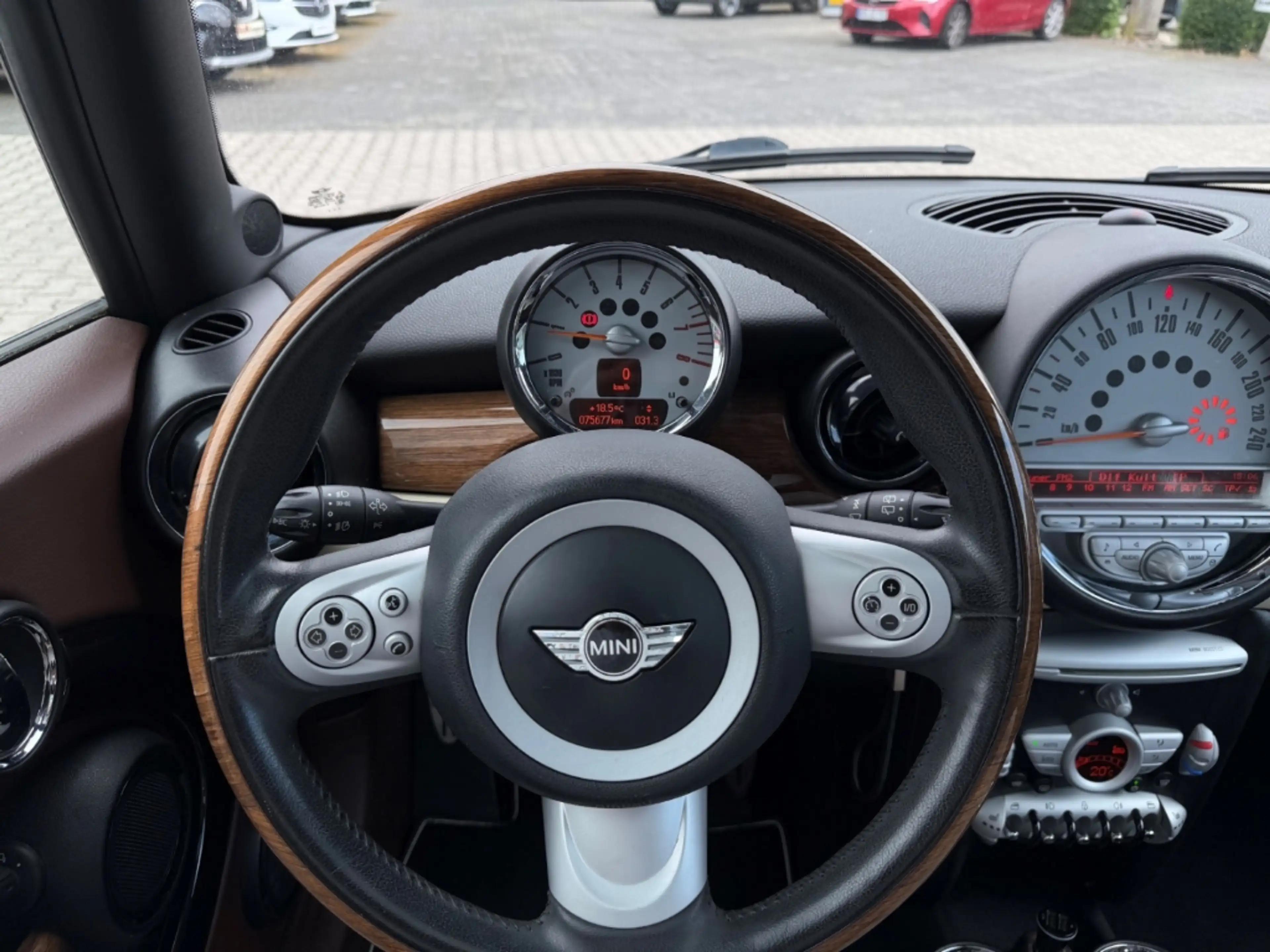 MINI Cooper S Clubman PANO Leder SHz Xenon Chili PDC S/S Regensensor — photo 6