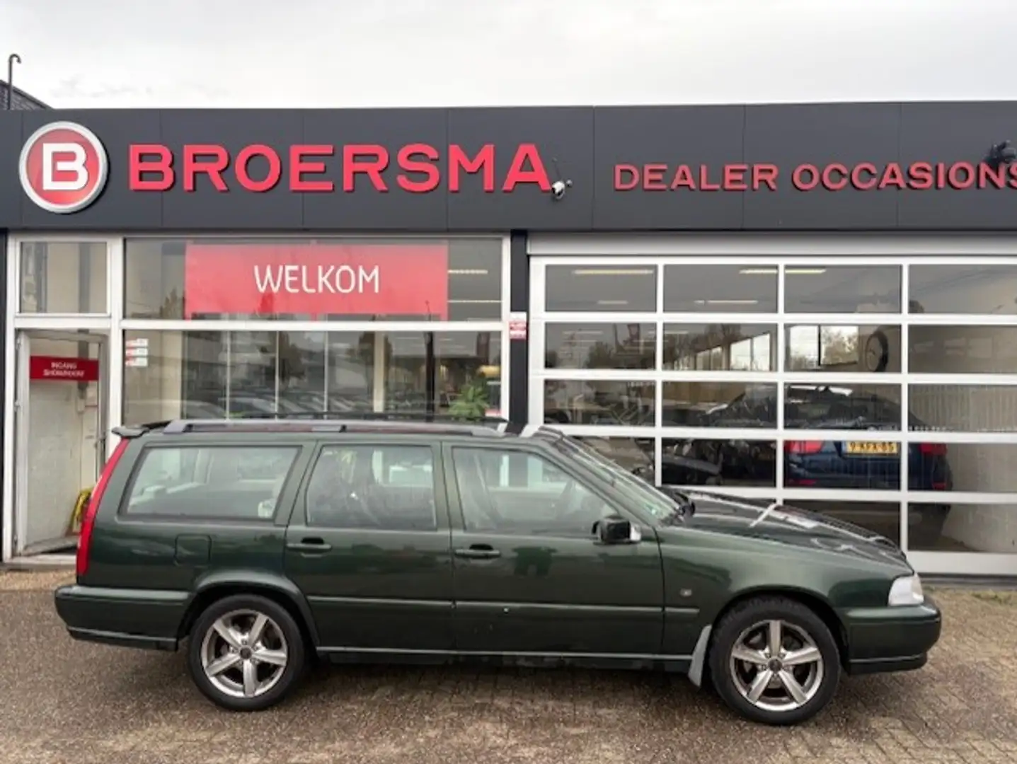 Volvo V70 2.4 Polar 2 EIGENAAR * APK 06-05-2025 Groen - 2