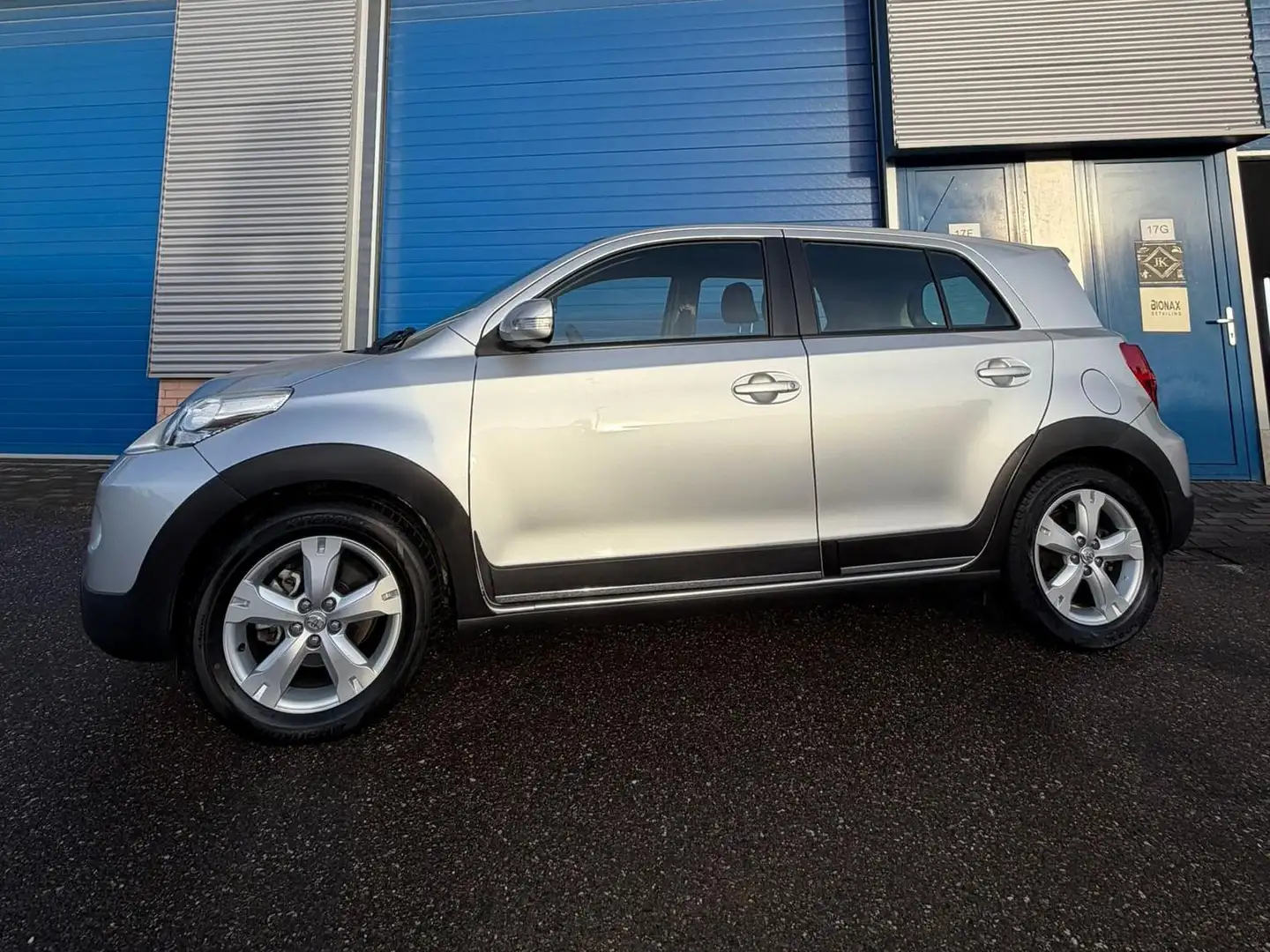 Toyota Urban Cruiser Urban Cruiser 1.3 VVT-i Aspiration Argent - 2