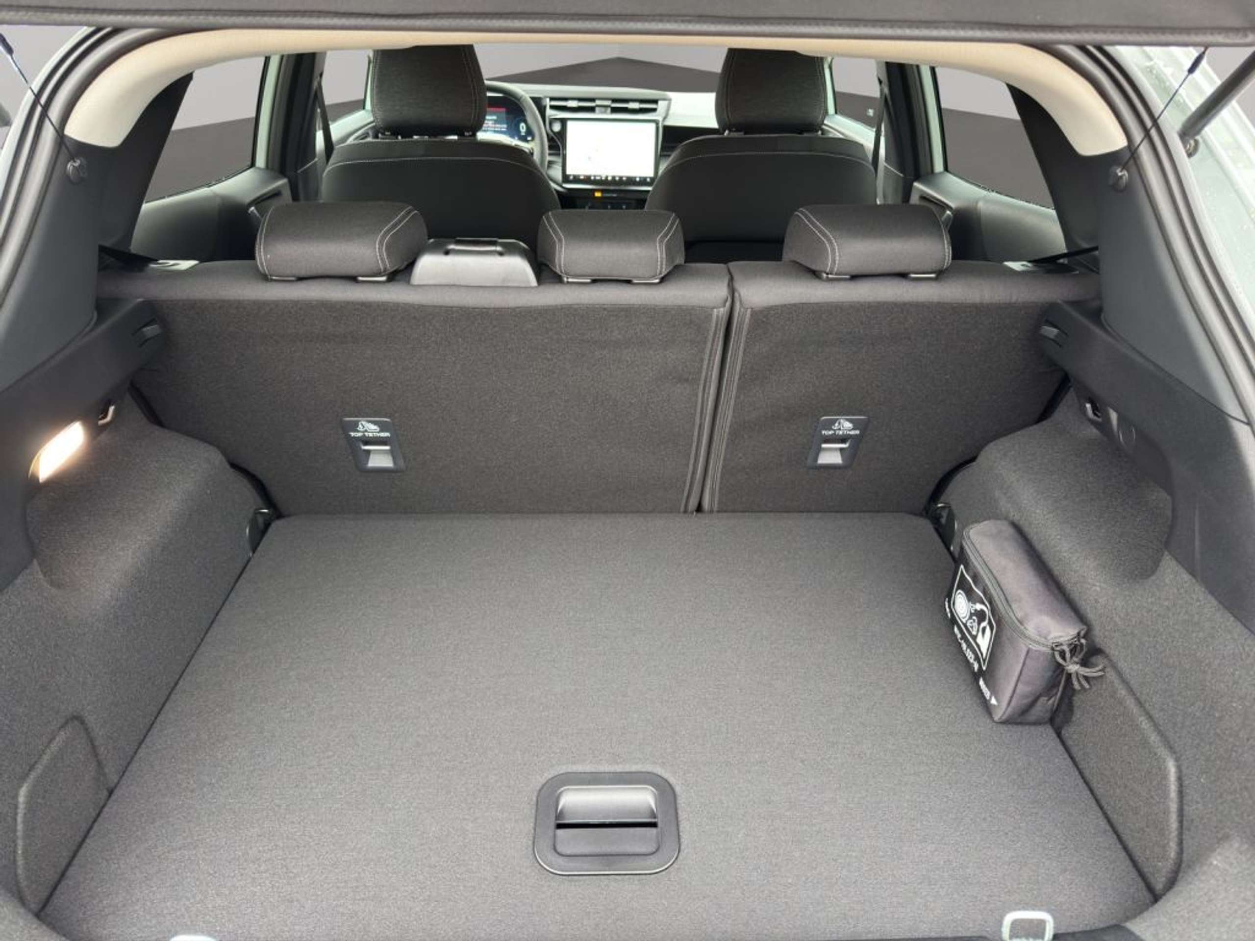 Fahrzeugabbildung Ford Puma TITANIUM 1.0 Ltr. Hybrid 125 PS *NAVI*RFK* - mit KI generiert/bearbeitet