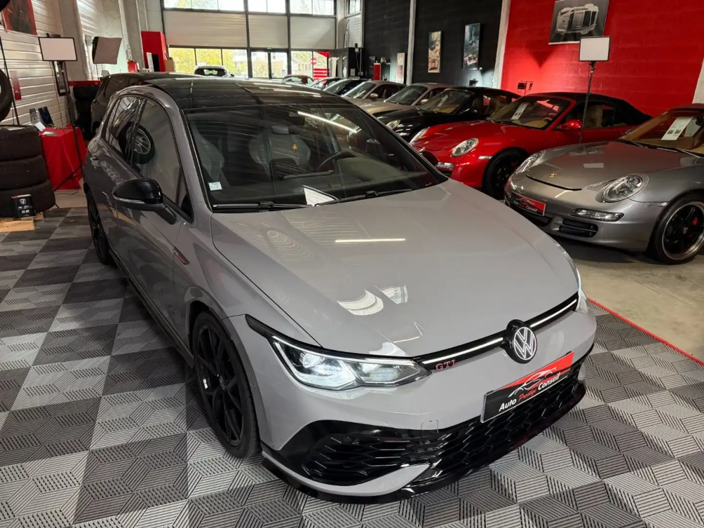 Volkswagen Golf 2.0 TSI 300 DSG7 GTI Clubsport 45 Gris - 2