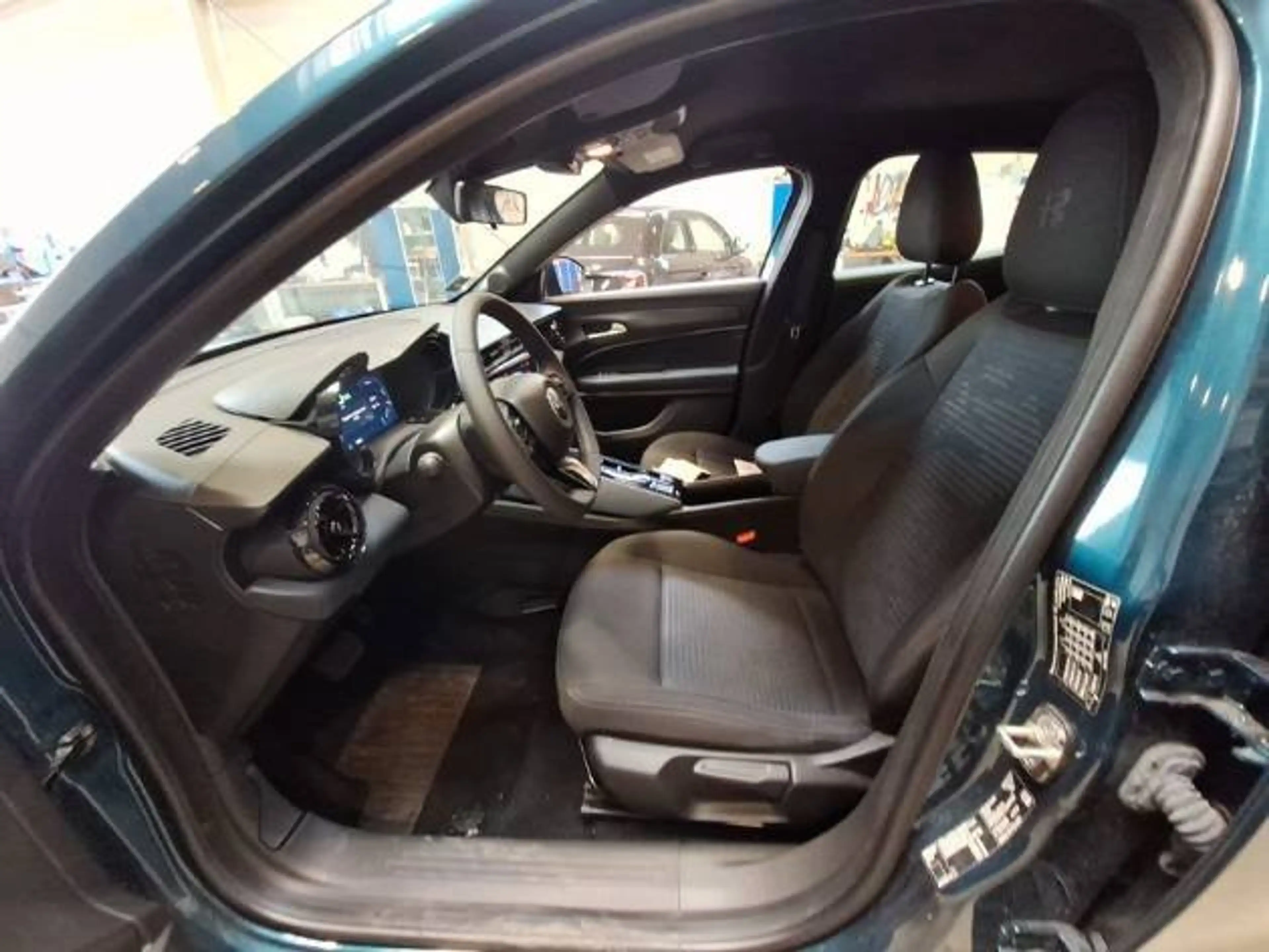 Alfa Romeo Junior Elettrica 54 kWh ACC/LED/PDC/Carplay — photo 8