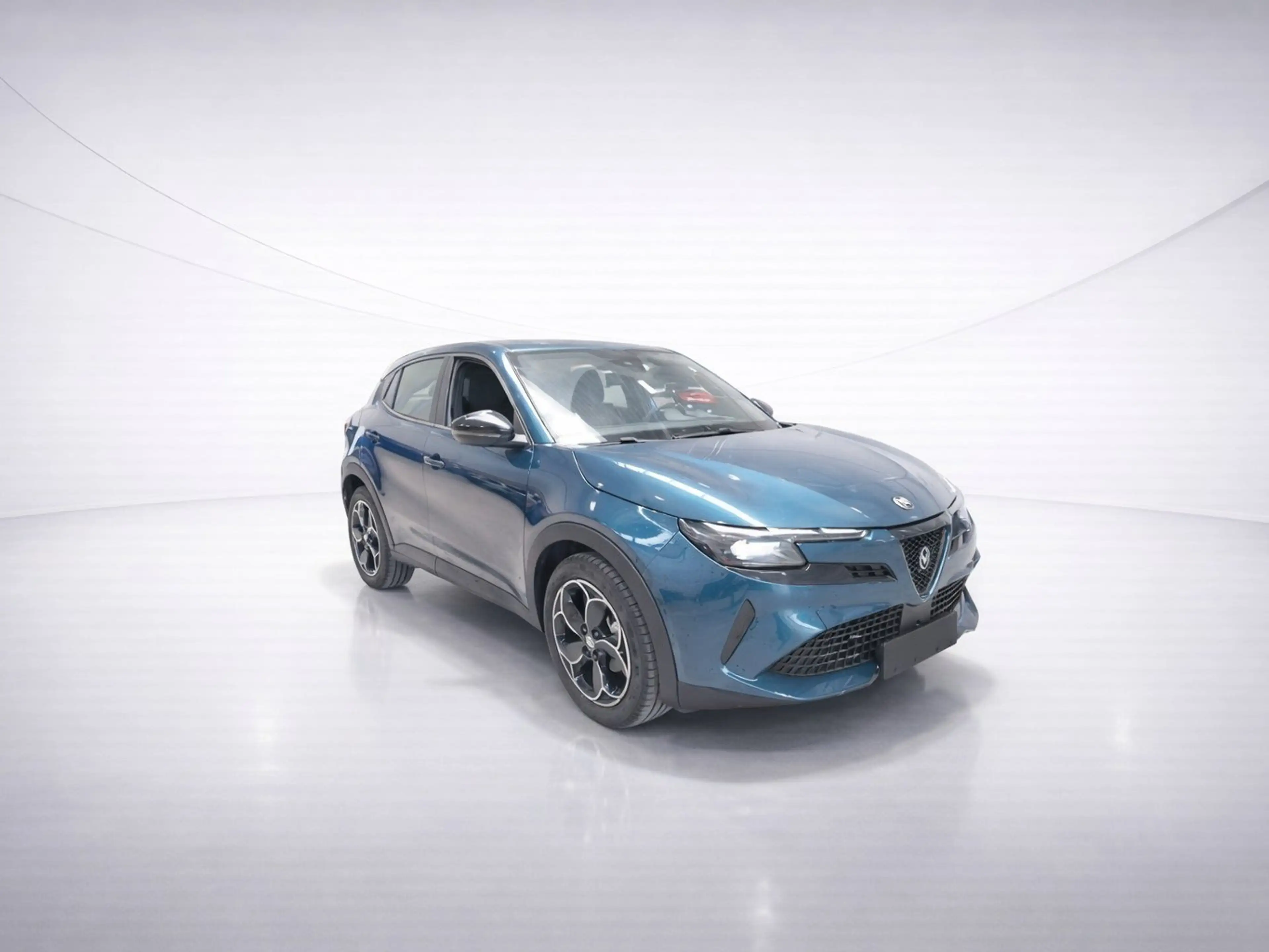 Alfa Romeo Junior Elettrica 54 kWh ACC/LED/PDC/Carplay — photo 3