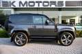 Land Rover Defender 90 P525 V8 /LICHTE VRACHT/BTW 21%/TREKHAAK/FULL OP Grijs - thumbnail 3