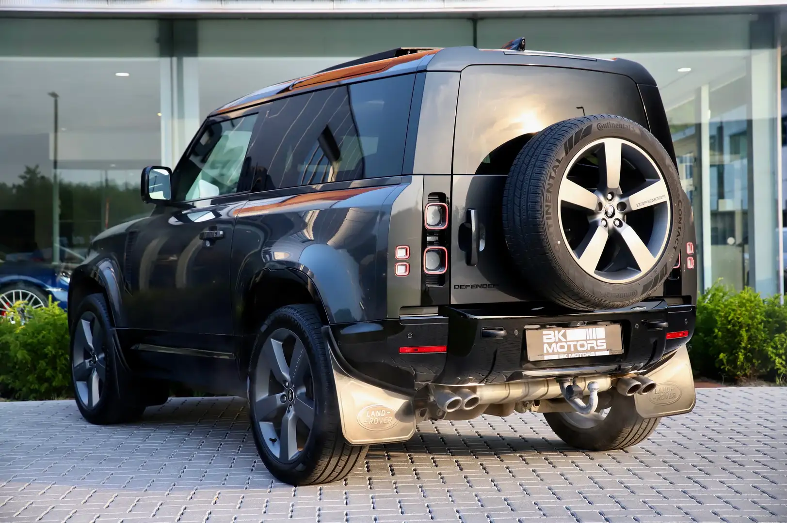 Land Rover Defender 90 P525 V8 /LICHTE VRACHT/BTW 21%/TREKHAAK/FULL OP Grijs - 2