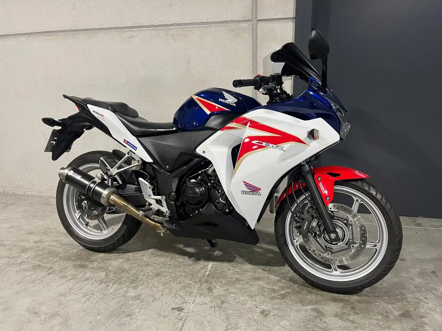Honda CBR 250 R lichte wendbare bike in topstaat - 1