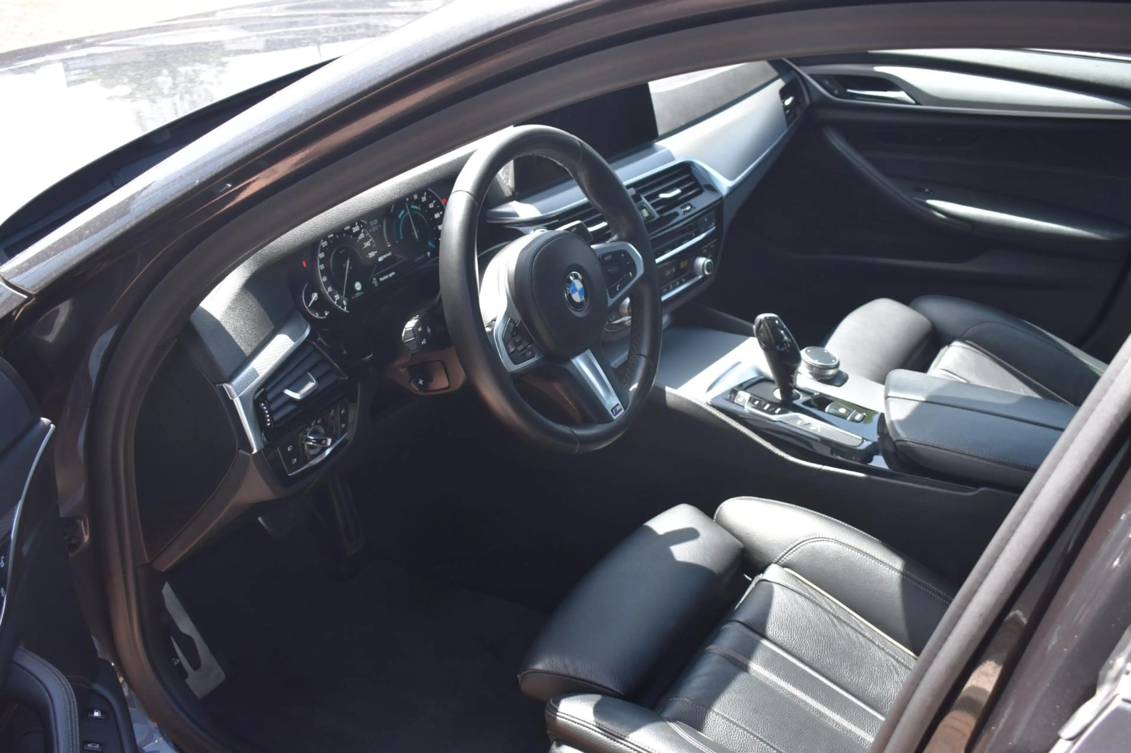 BMW 530 5-serie 530e iPerformance High Executive — photo 10