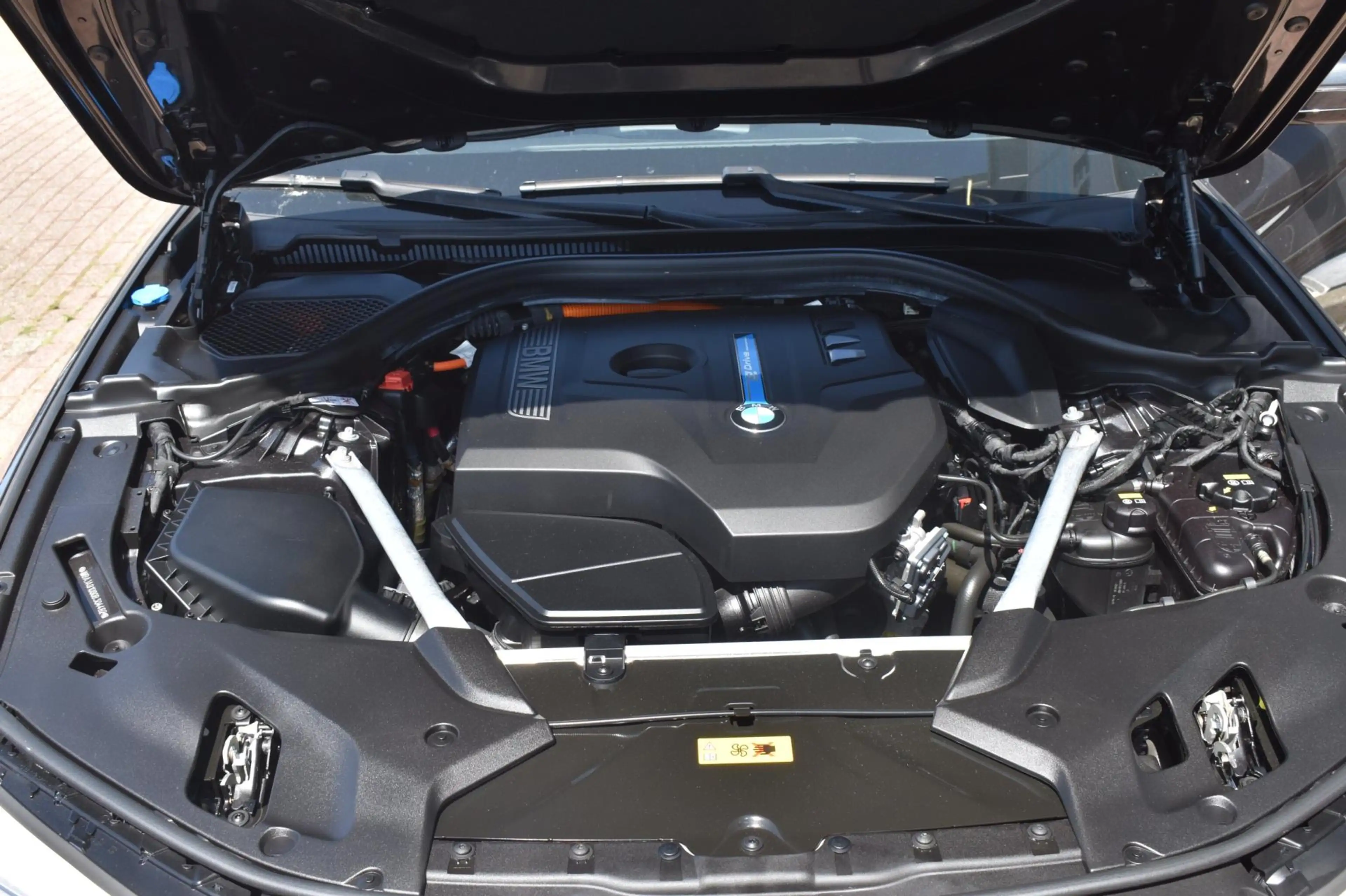 BMW 530 5-serie 530e iPerformance High Executive — photo 25