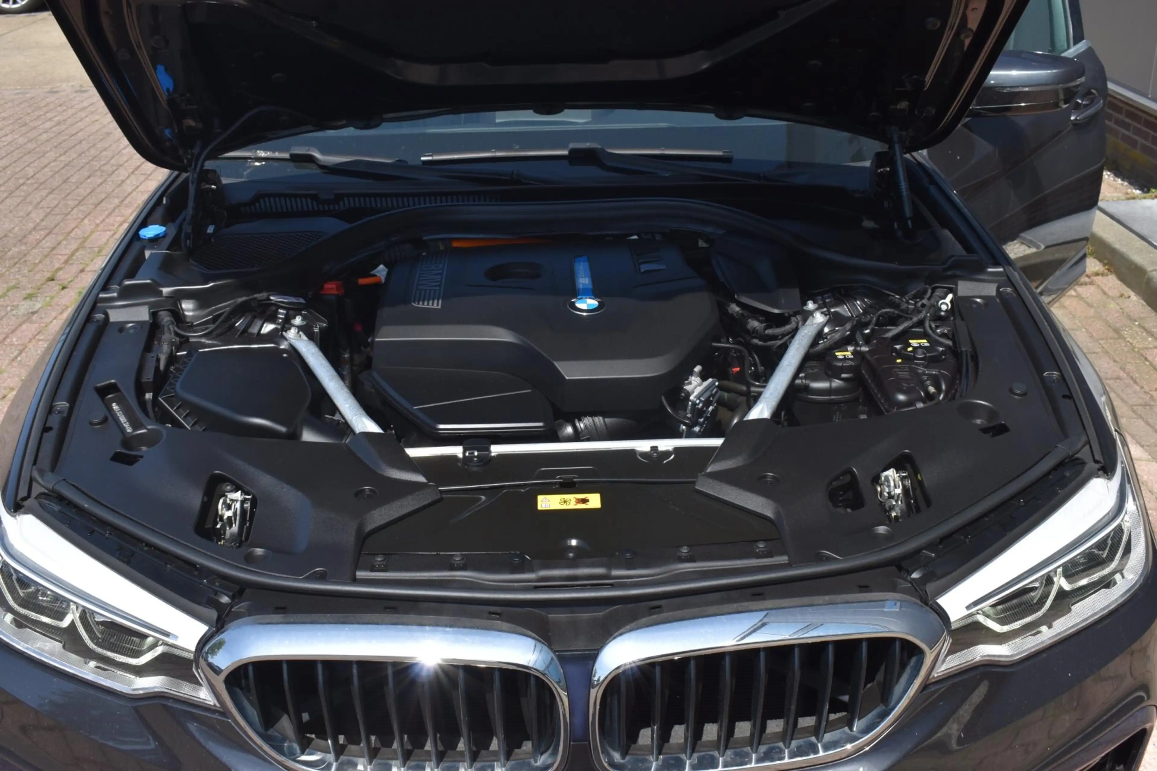 BMW 530 5-serie 530e iPerformance High Executive — photo 24