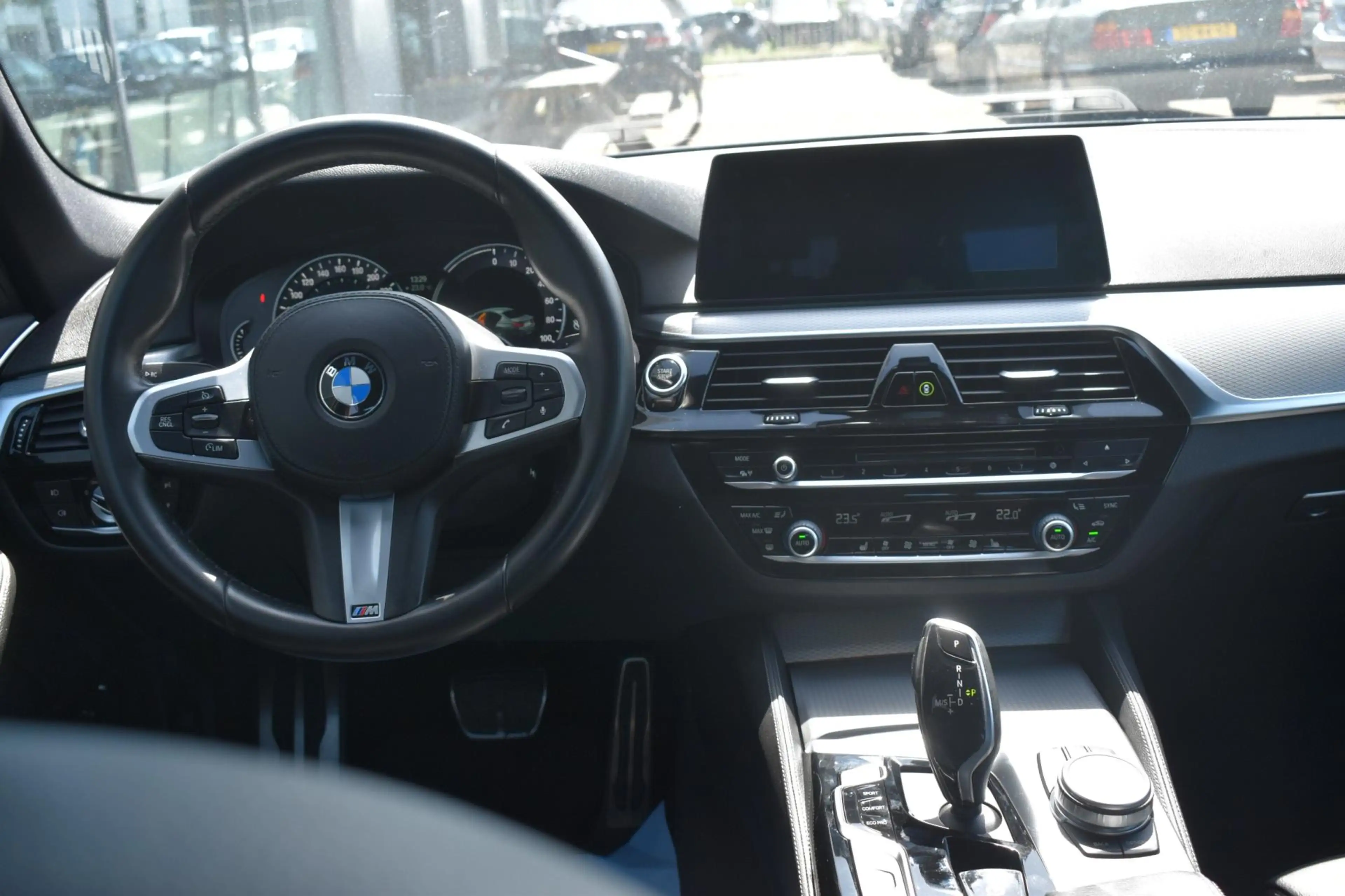 BMW 530 5-serie 530e iPerformance High Executive — photo 11