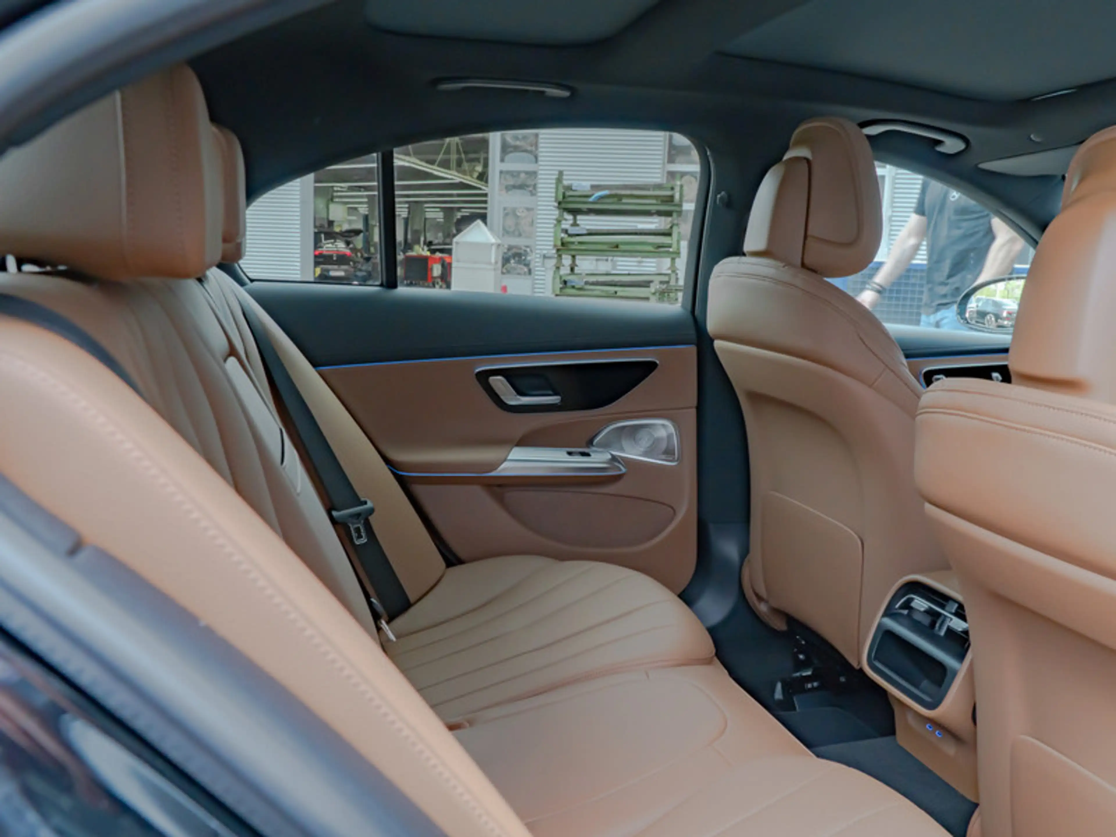 Mercedes-Benz E 200 AMG-Sport/Super/DIGITAL/Pano/Burm/Night/20 — photo 11