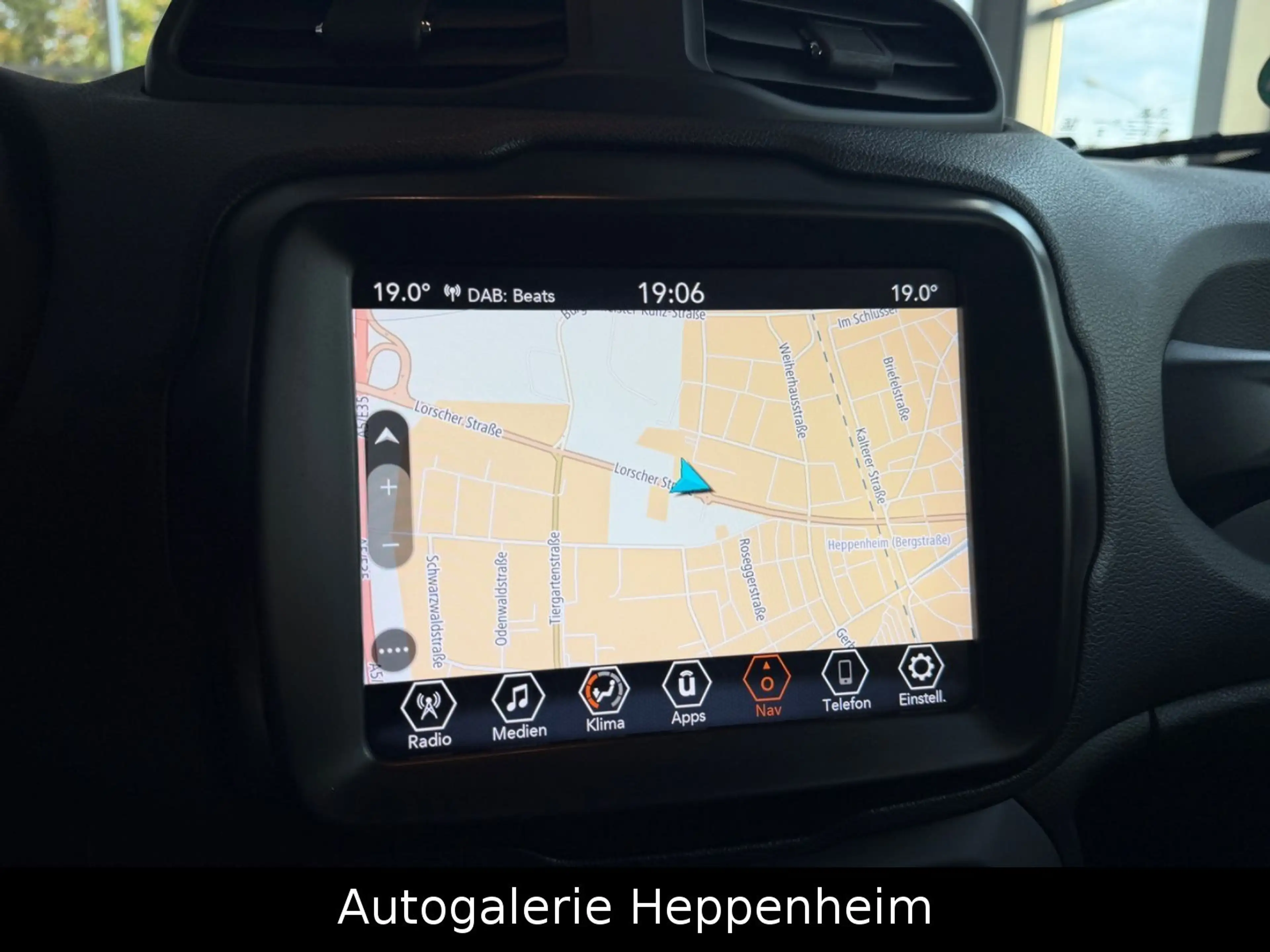 Jeep Renegade Longitude Mild-Hybrid FWD — photo 15