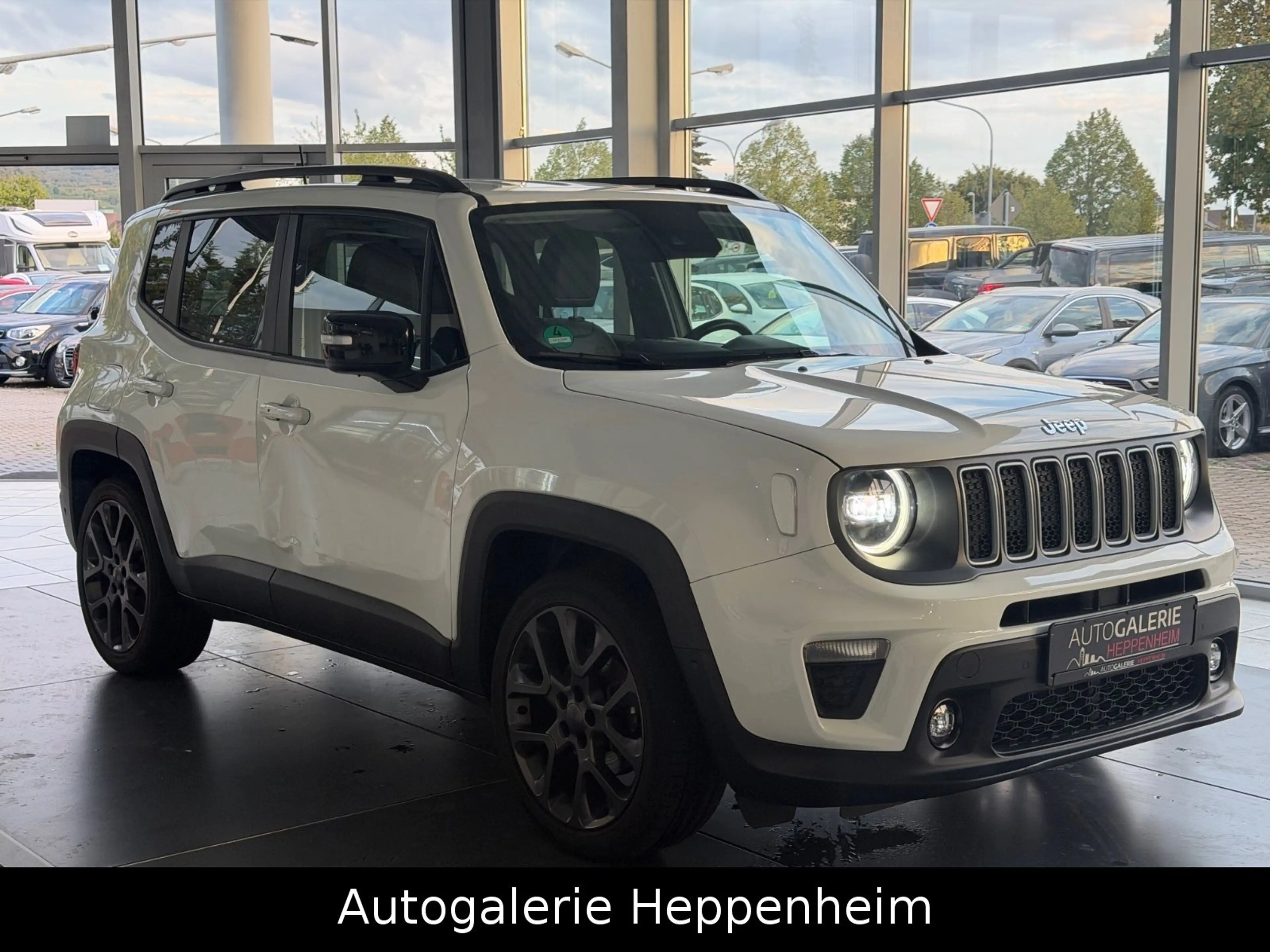 Jeep Renegade Longitude Mild-Hybrid FWD — photo 3