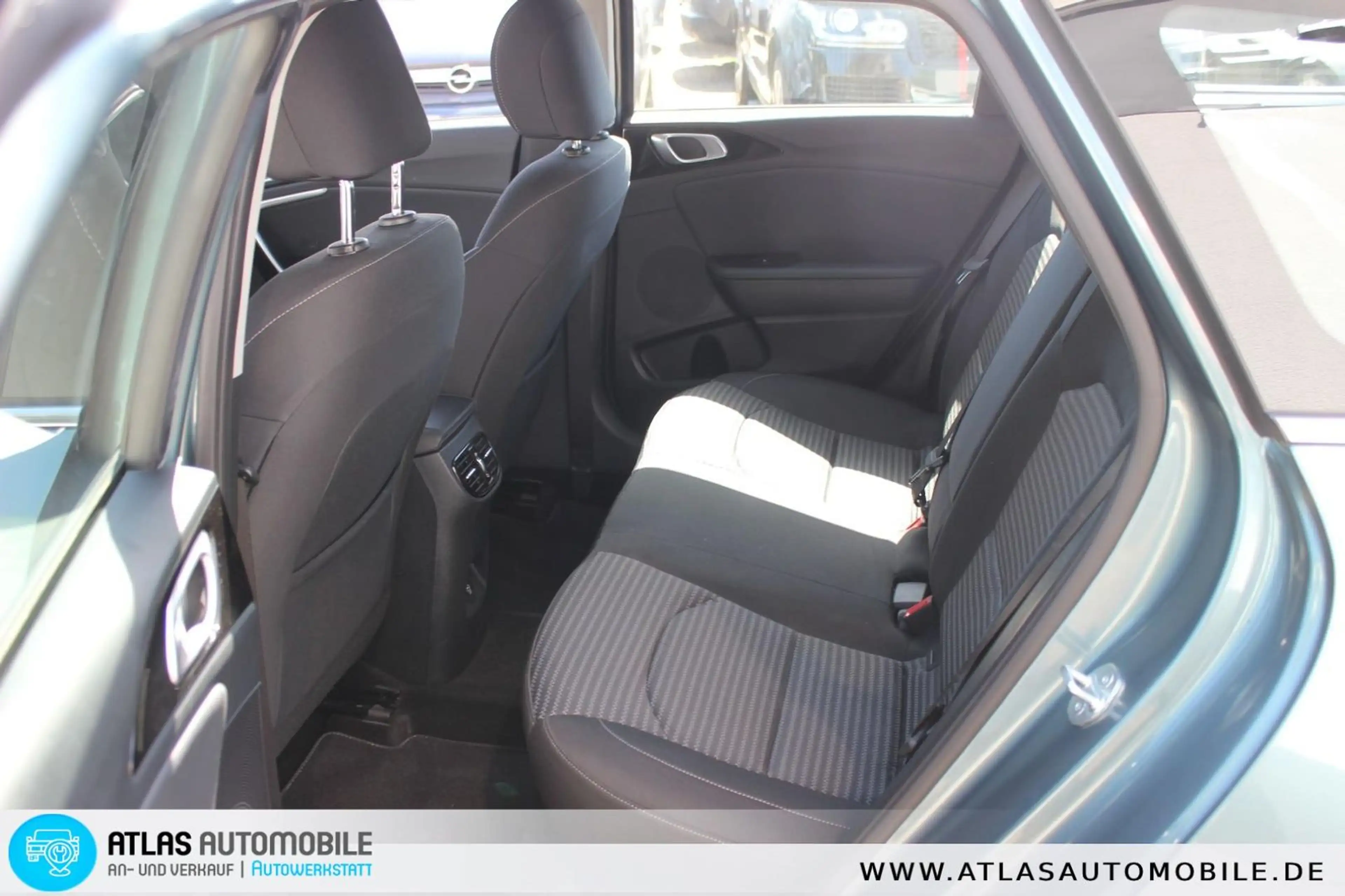 Kia Ceed / cee'd Ceed Sportswagon Vision 1.6 CRDi MHEV 100kW DCT — photo 11