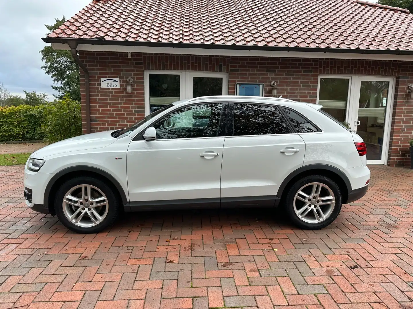 Audi Q3 2.0 TDI quattro Weiß - 2