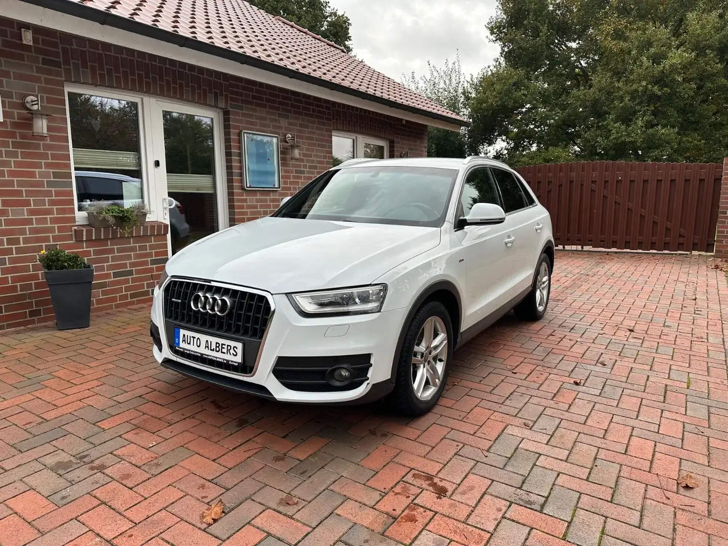 Audi Q3 2.0 TDI quattro Weiß - 1