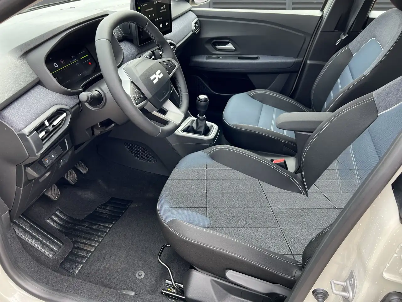 Dacia Sandero Neues Modell TCe 100 Journey Drivingp. / Winterp. 12