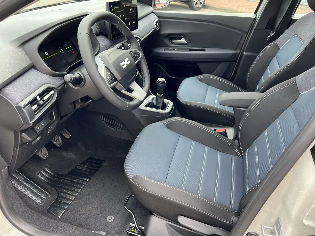 Dacia Sandero Neues Modell TCe 100 Journey Drivingp. / Winterp. 4