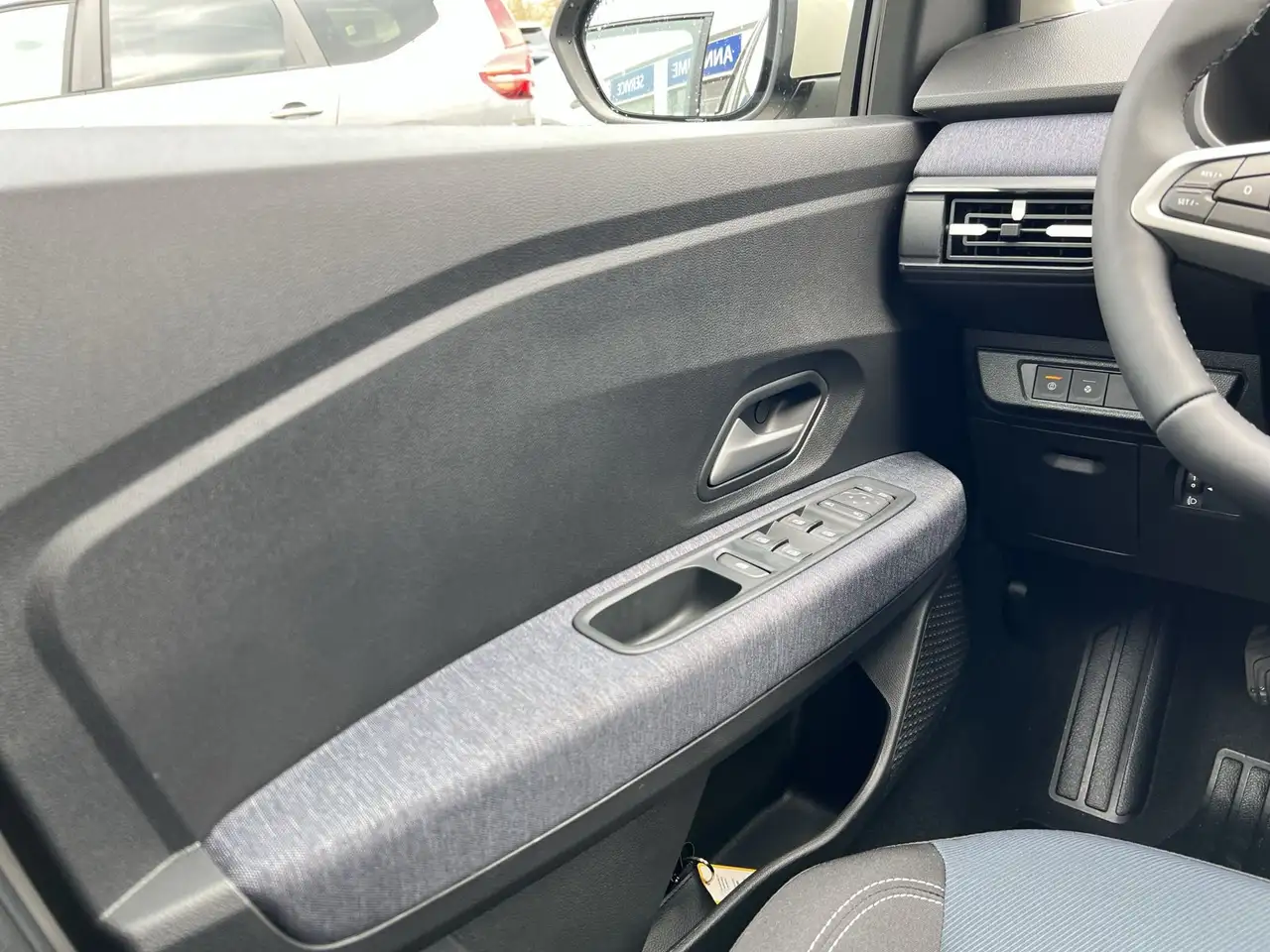 Dacia Sandero Neues Modell TCe 100 Journey Drivingp. / Winterp. 10