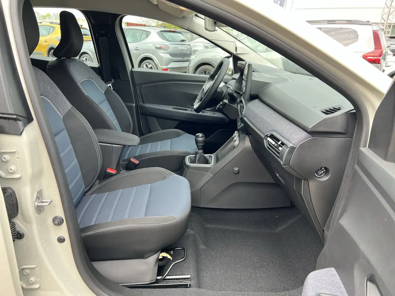 Dacia Sandero Neues Modell TCe 100 Journey Drivingp. / Winterp. 7