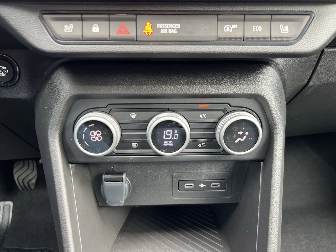 Dacia Sandero Neues Modell TCe 100 Journey Drivingp. / Winterp. 16