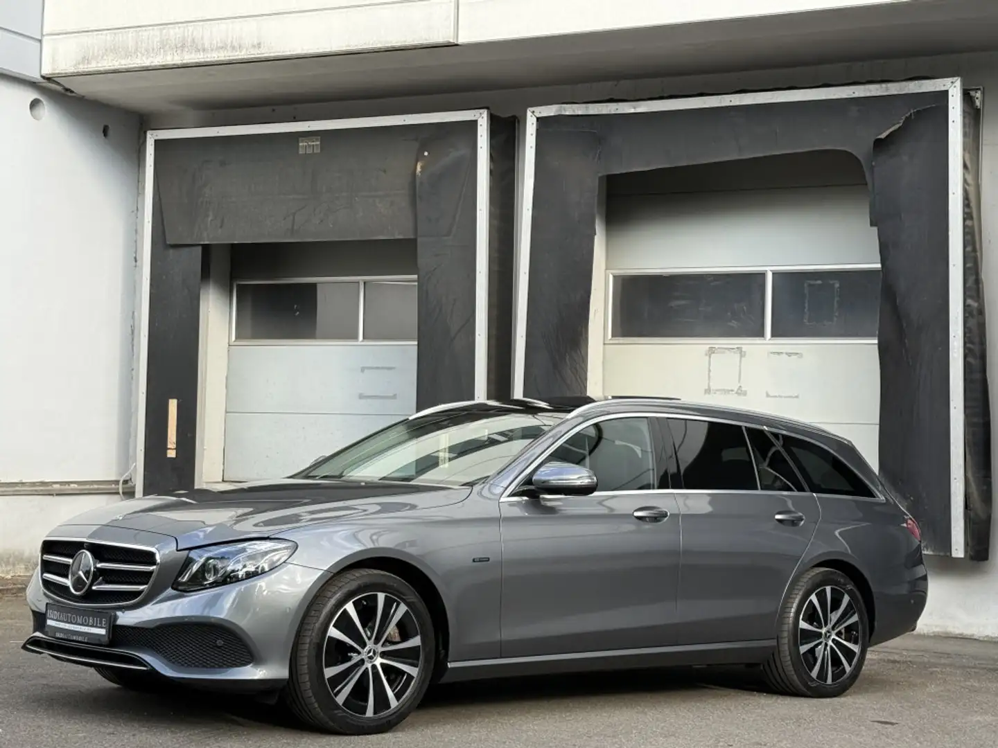 Mercedes-Benz E 300 de Avantgarde LED Distronic Pano Burmester Grigio - 2