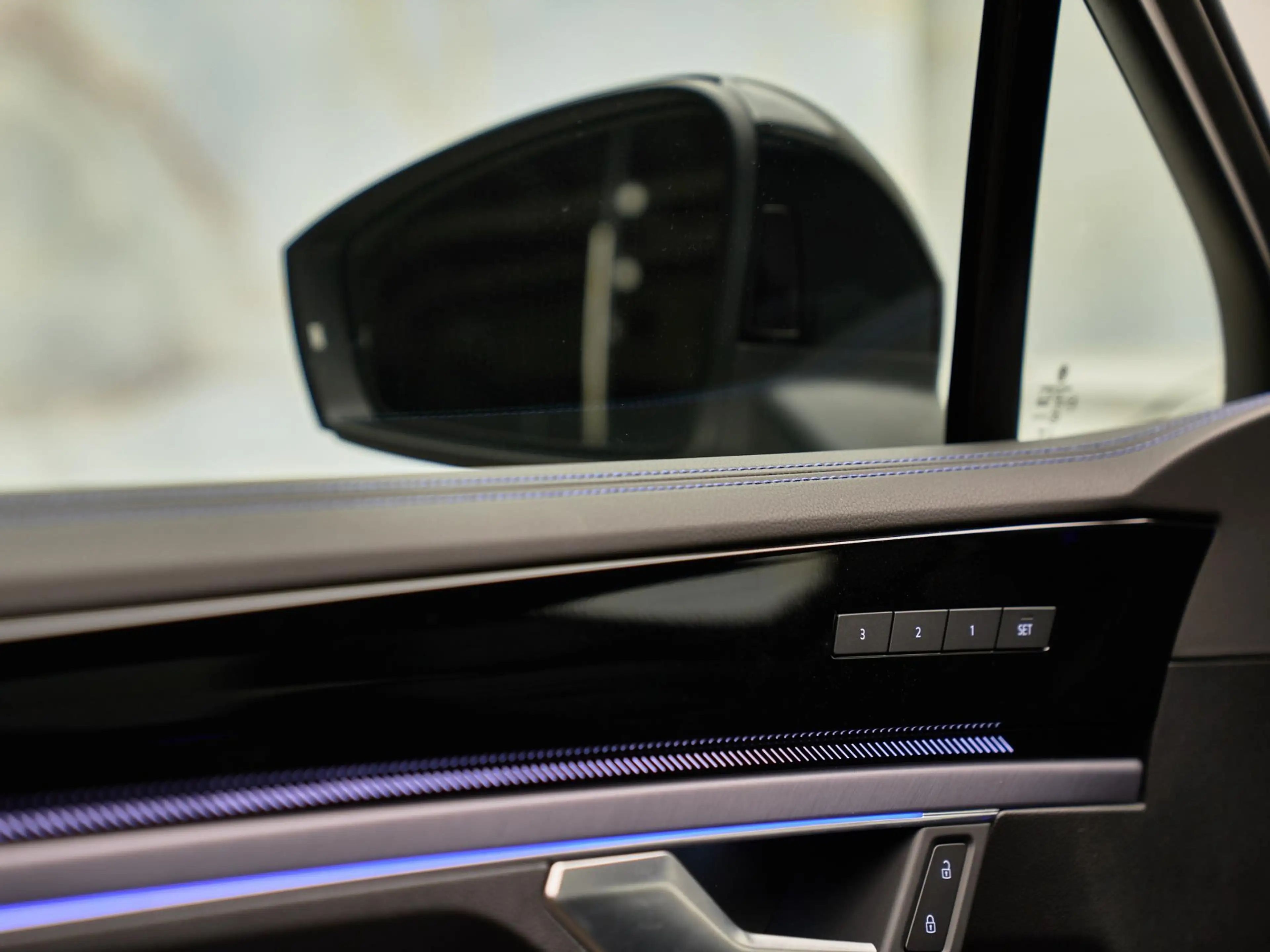 Volkswagen Touareg R V6 eHybrid 4Motion Final Edition , pano, tr.haak — photo 5