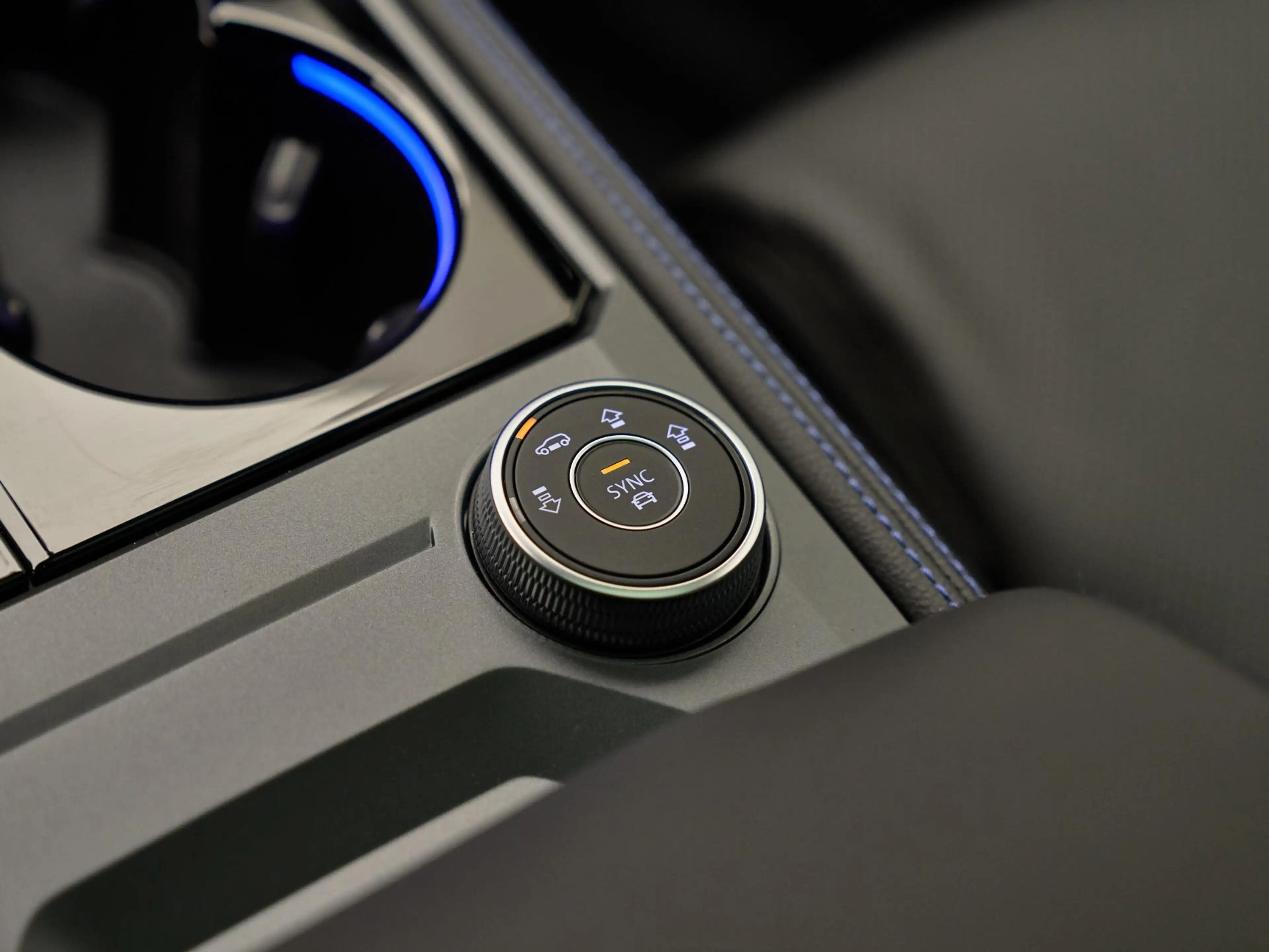 Volkswagen Touareg R V6 eHybrid 4Motion Final Edition , pano, tr.haak — photo 16
