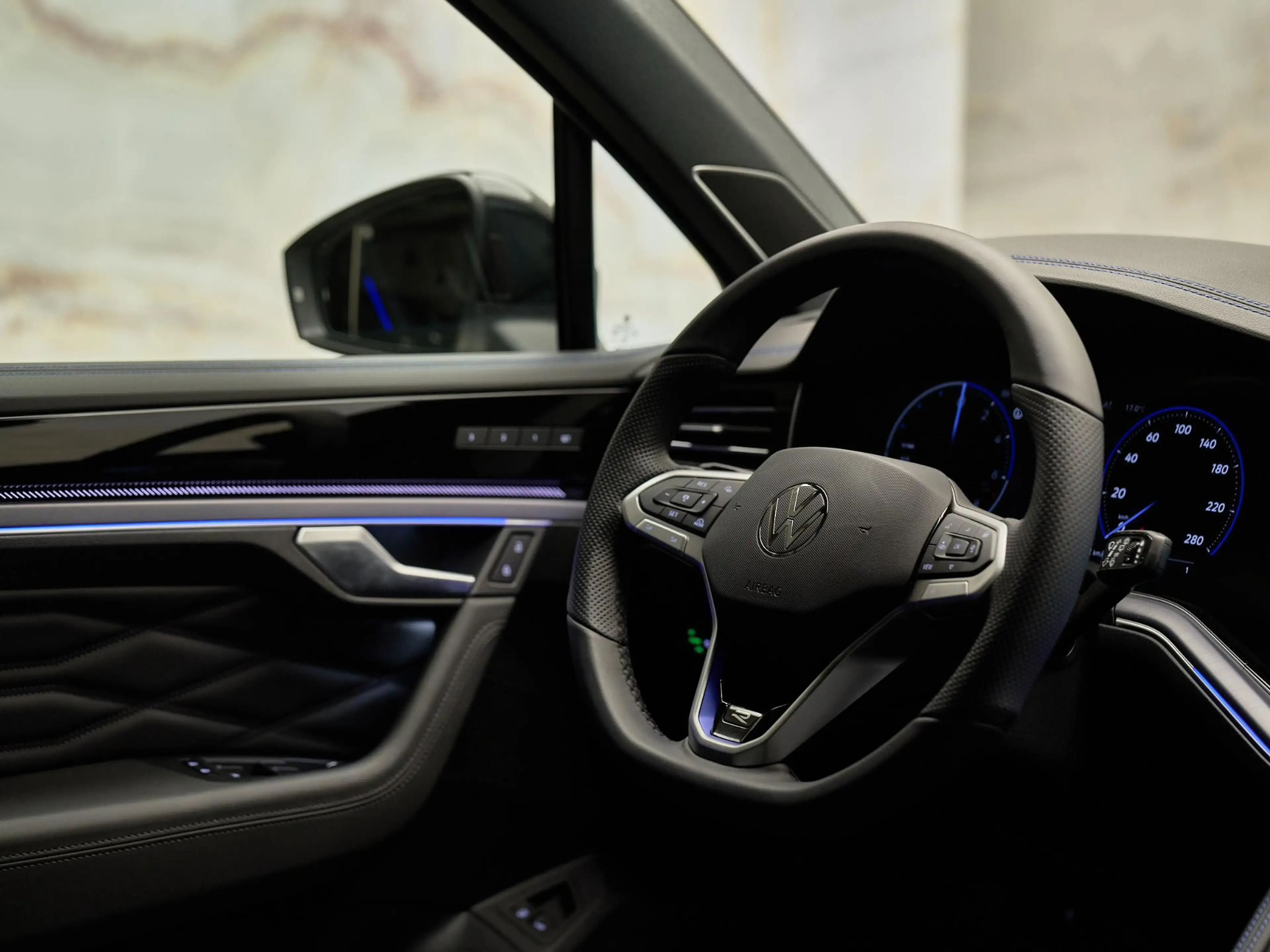Volkswagen Touareg R V6 eHybrid 4Motion Final Edition , pano, tr.haak — photo 21
