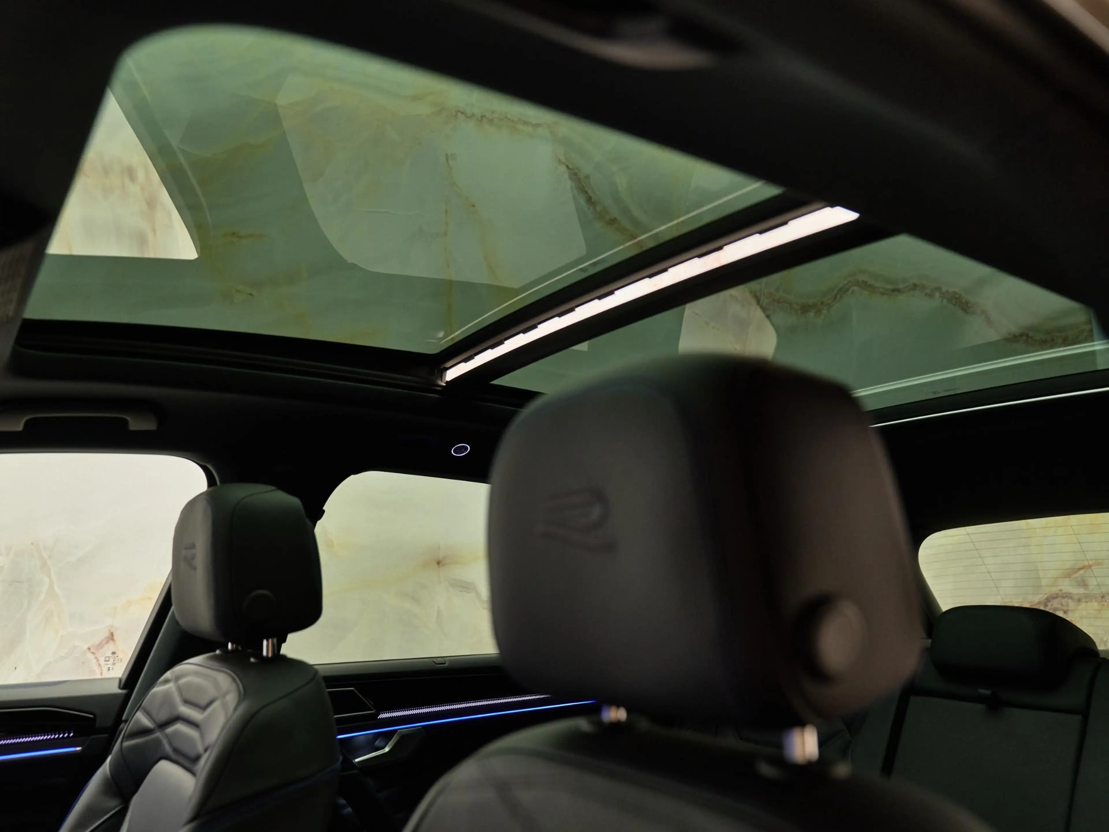 Volkswagen Touareg R V6 eHybrid 4Motion Final Edition , pano, tr.haak — photo 7