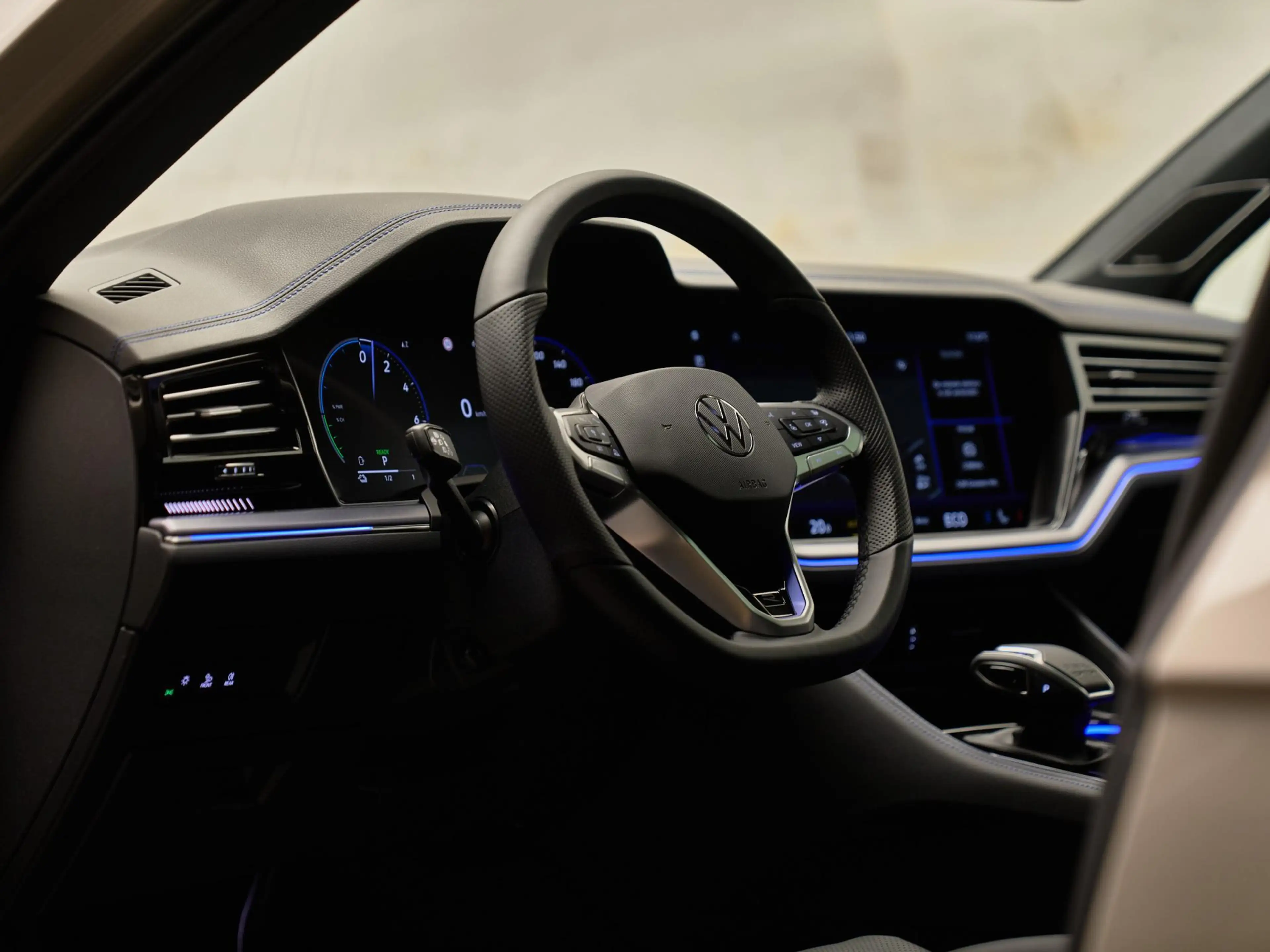 Volkswagen Touareg R V6 eHybrid 4Motion Final Edition , pano, tr.haak — photo 13