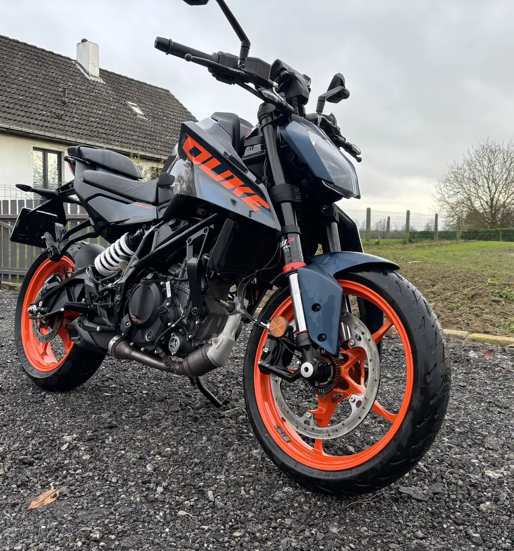 KTM 125 Duke - 1
