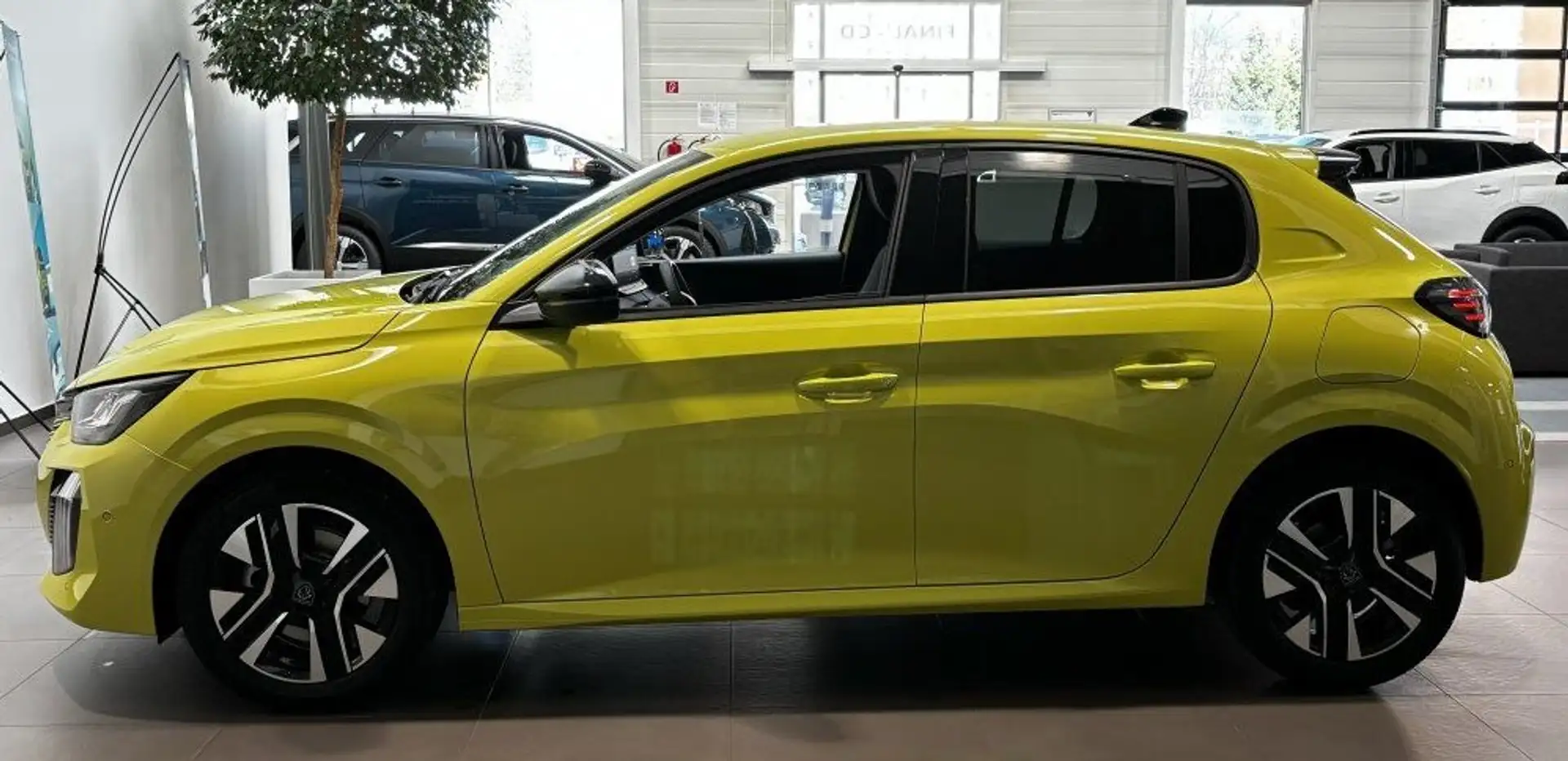 Peugeot 208 1.2 PureTech 100 Allure Keyless SH PDC Giallo - 2