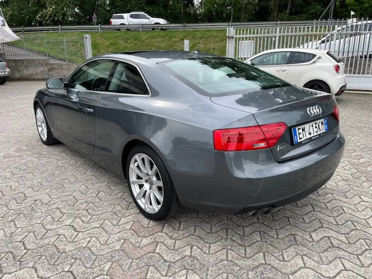 Audi A5 Coupe 2.0 tdi Ambiente 177cv multitronic Gris - 2