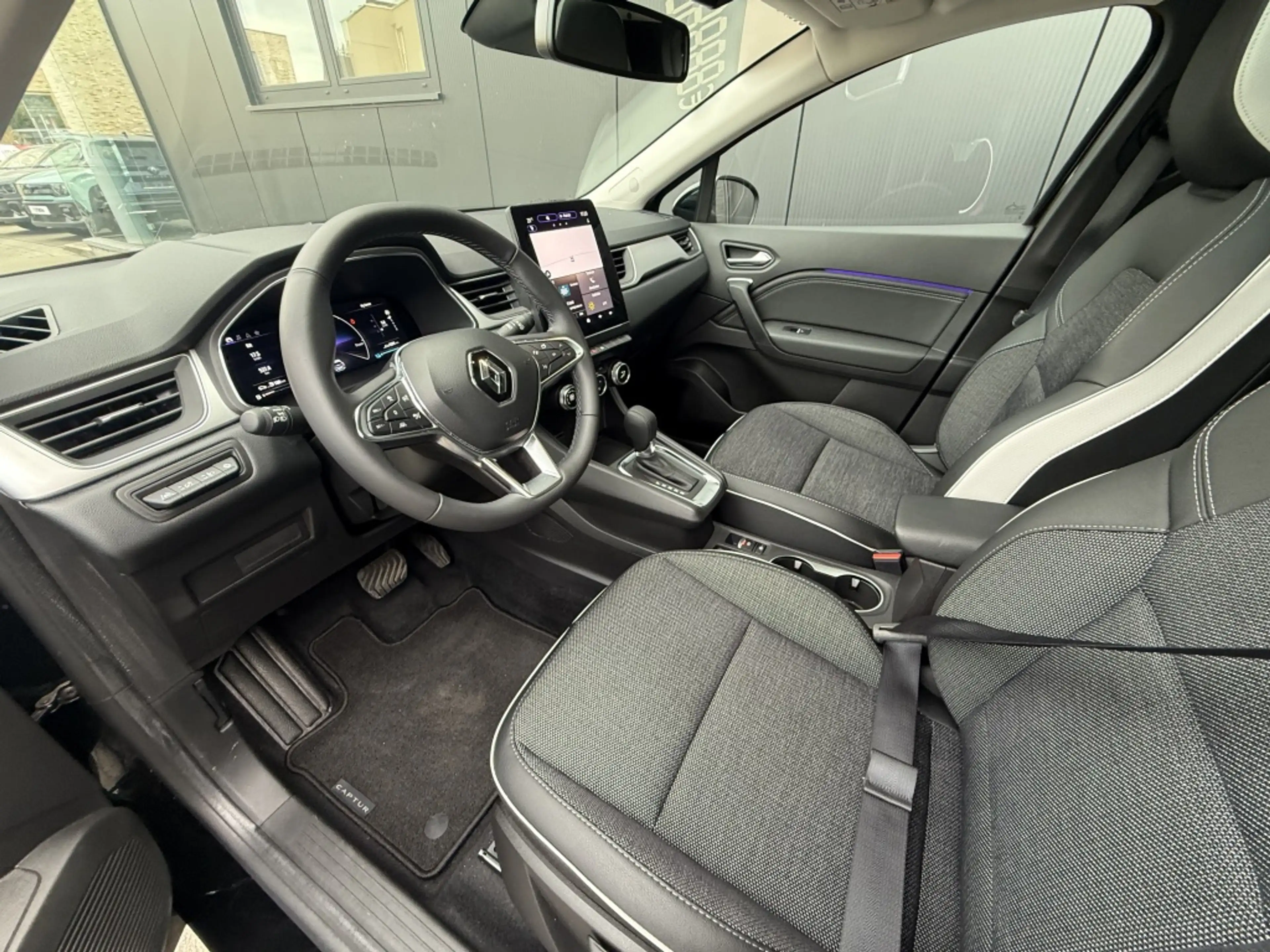Renault Captur II Techno Full Hybrid — photo 10