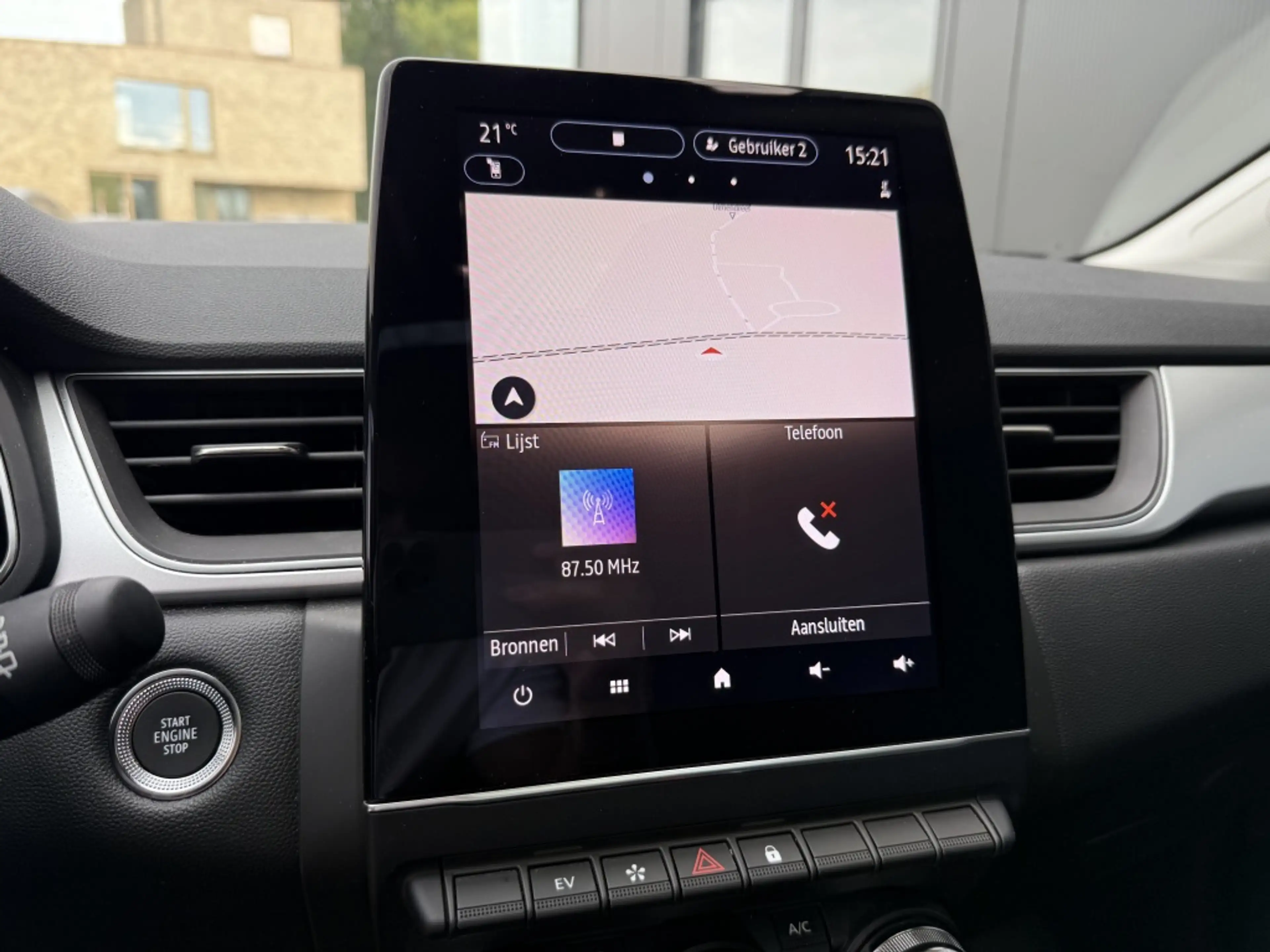 Renault Captur II Techno Full Hybrid — photo 12