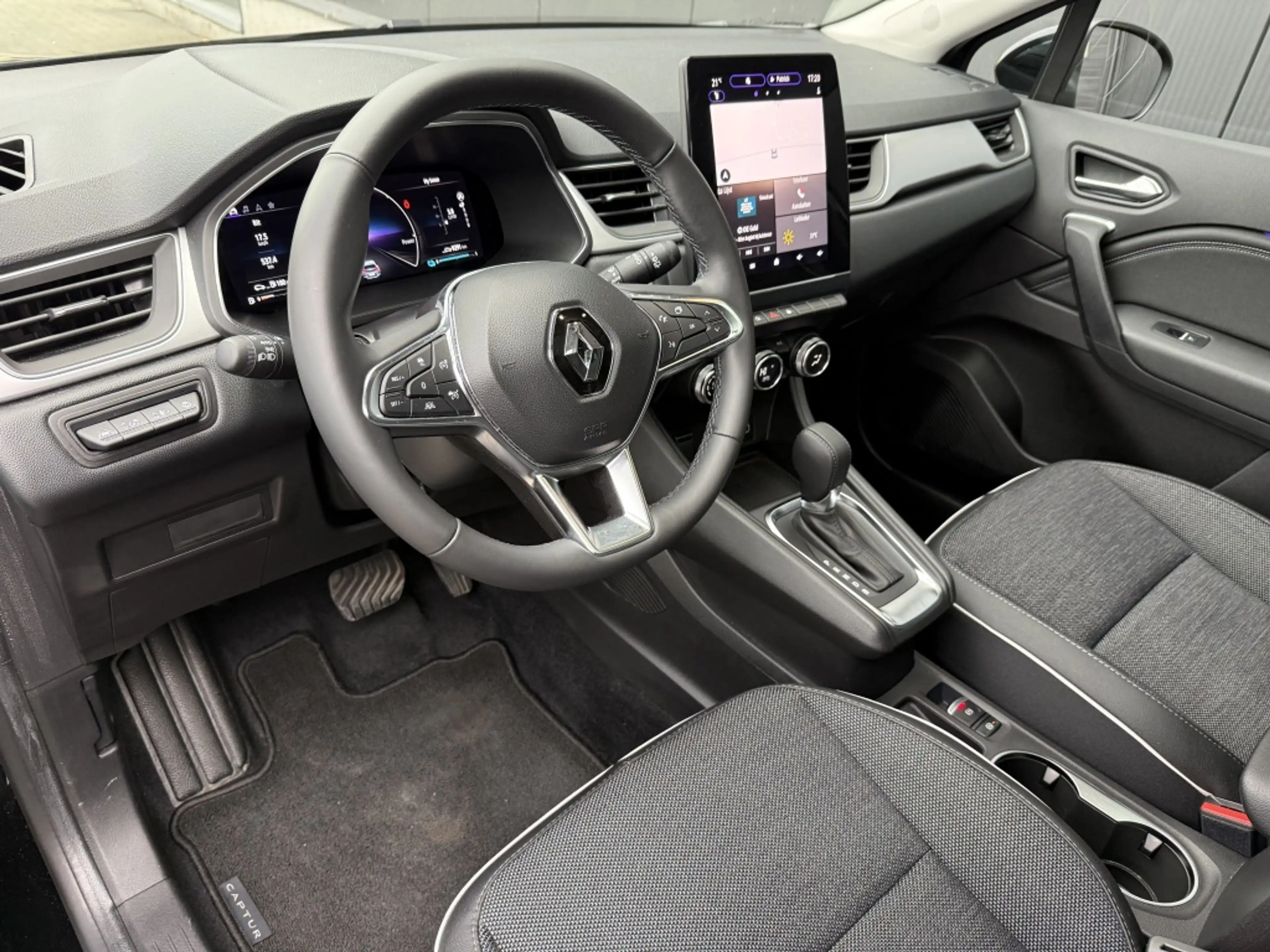 Renault Captur II Techno Full Hybrid — photo 9
