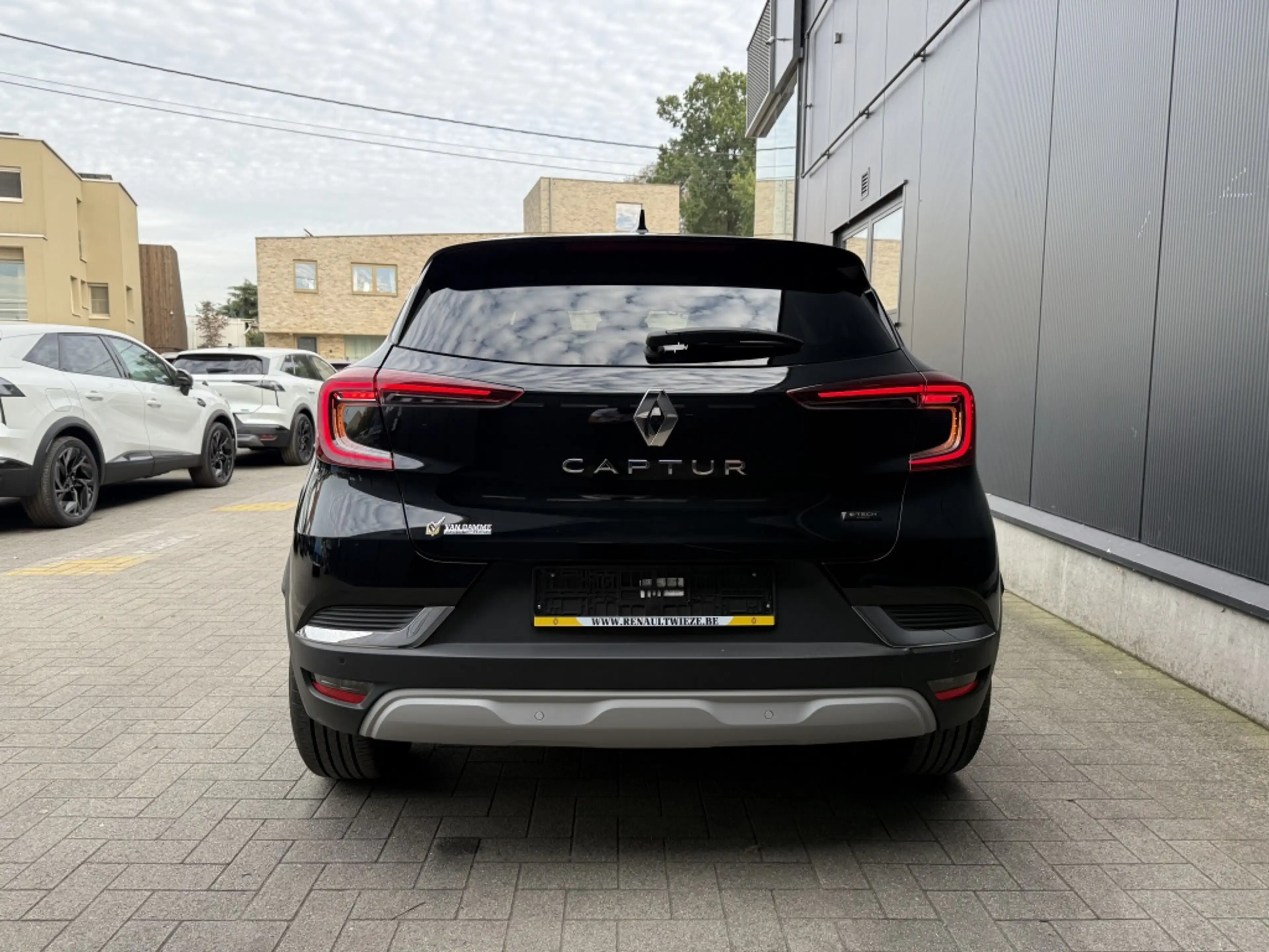 Renault Captur II Techno Full Hybrid — photo 4