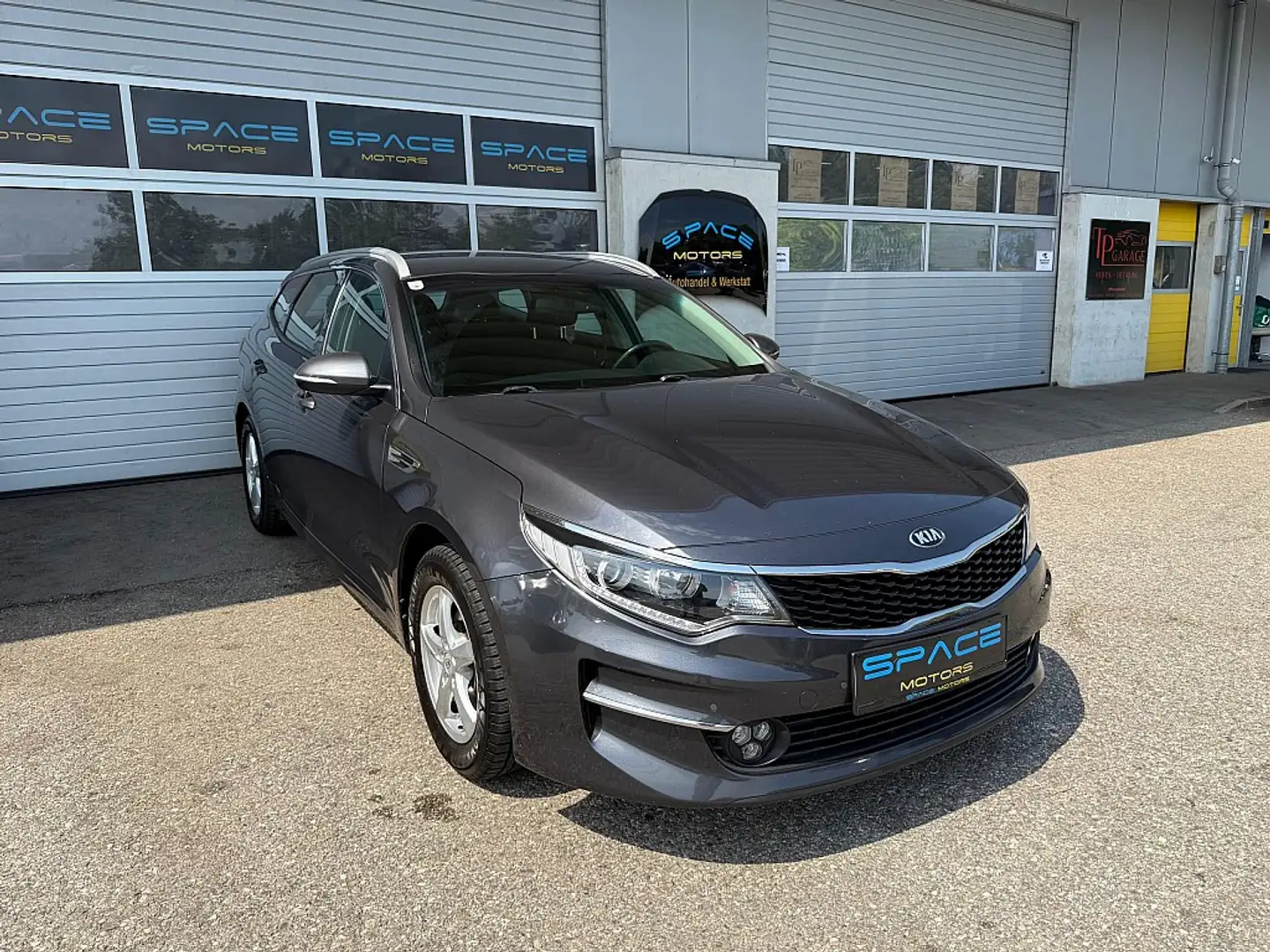 Kia Optima Wagon 1,7 CRDi ISG Silber DCT Grau - 1