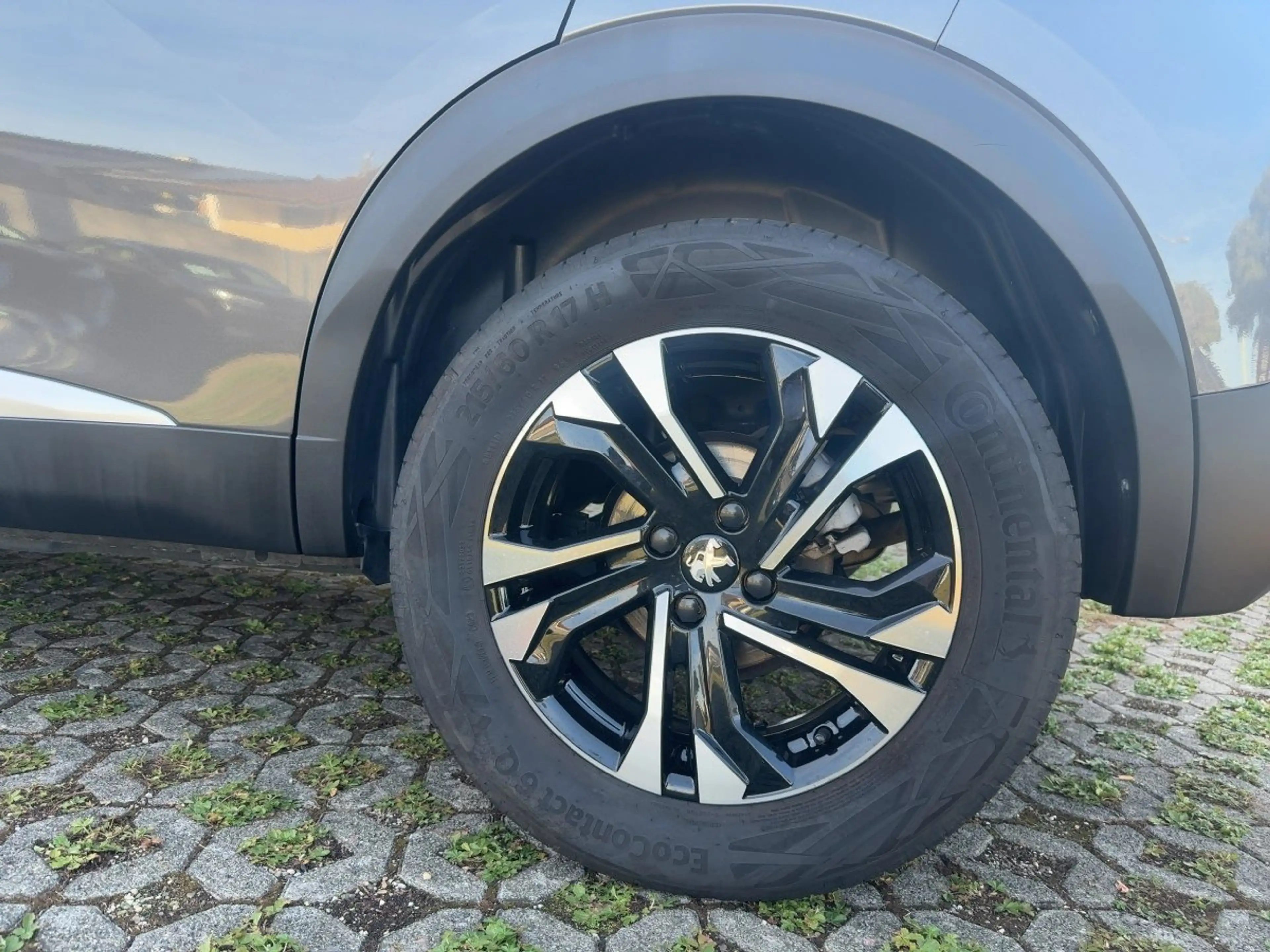 Peugeot 2008 1.2 PureTech 100 Allure Kamera Sitzheiz — photo 12