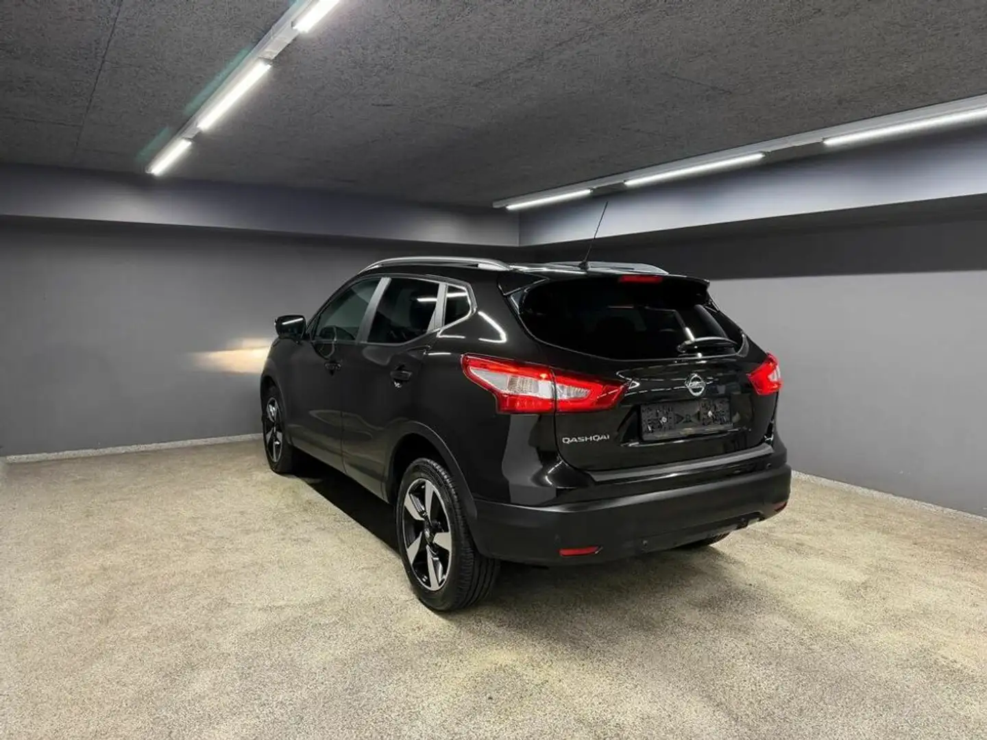 Nissan Qashqai N-Connecta Schwarz - 2