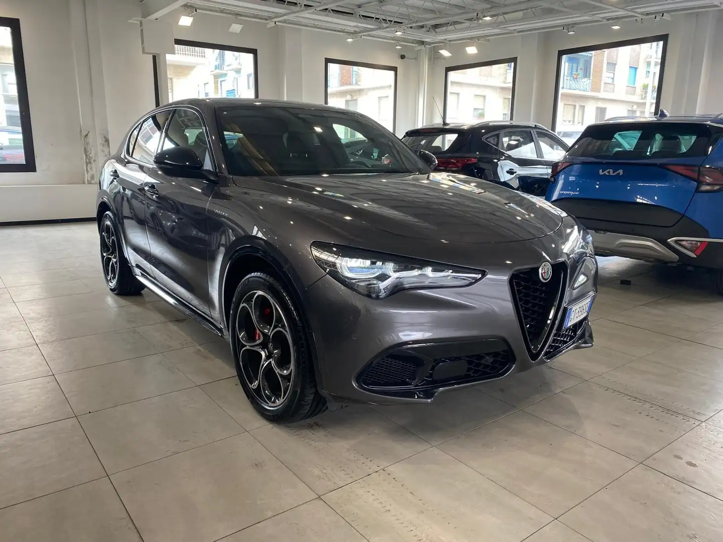 Alfa Romeo Stelvio Stelvio 2.2 t Veloce Q4 210cv VALORE GARANTITO Grijs - 2