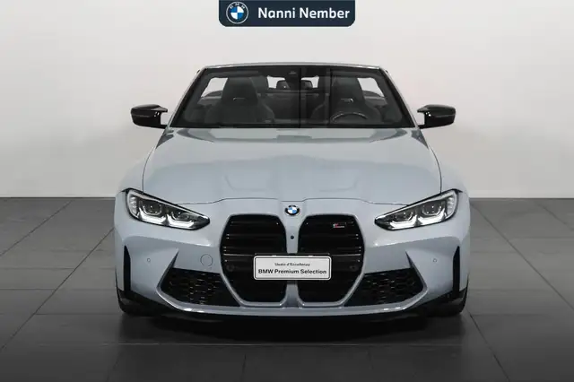 BMW M4 view 2
