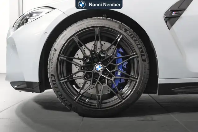 BMW M4 view 7