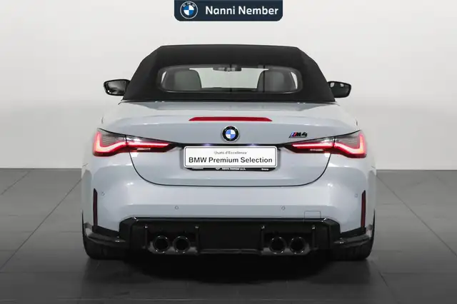 BMW M4 view 4