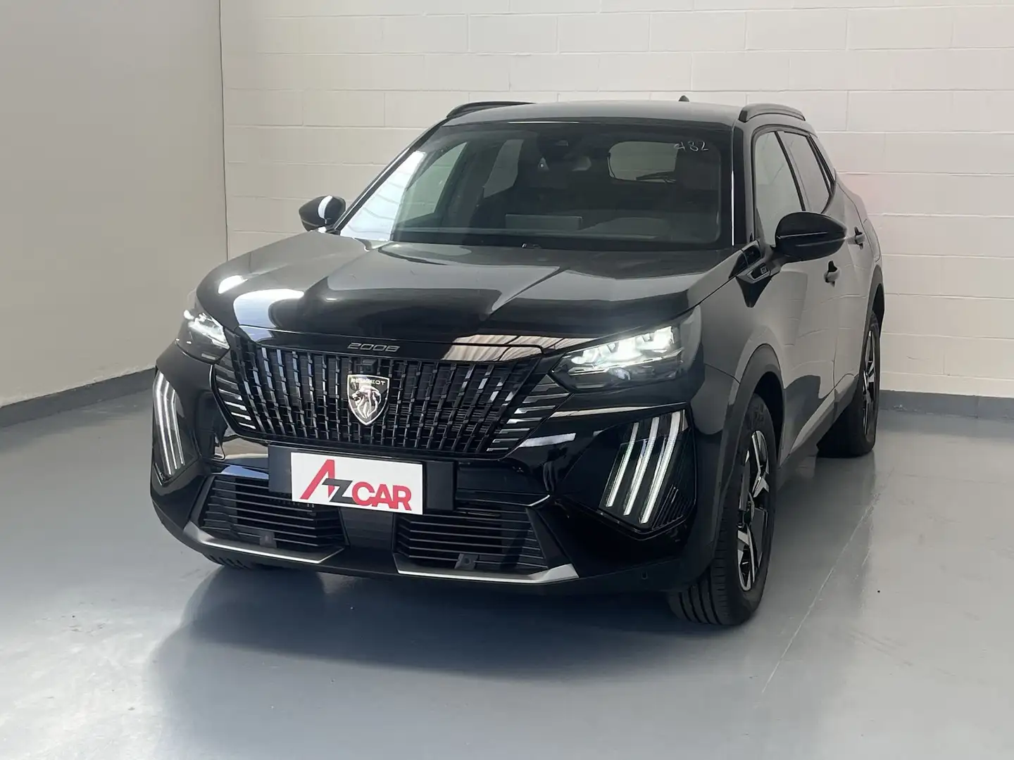 Peugeot 2008 2008 Hybrid 145 e-DCS6 GT Noir - 1