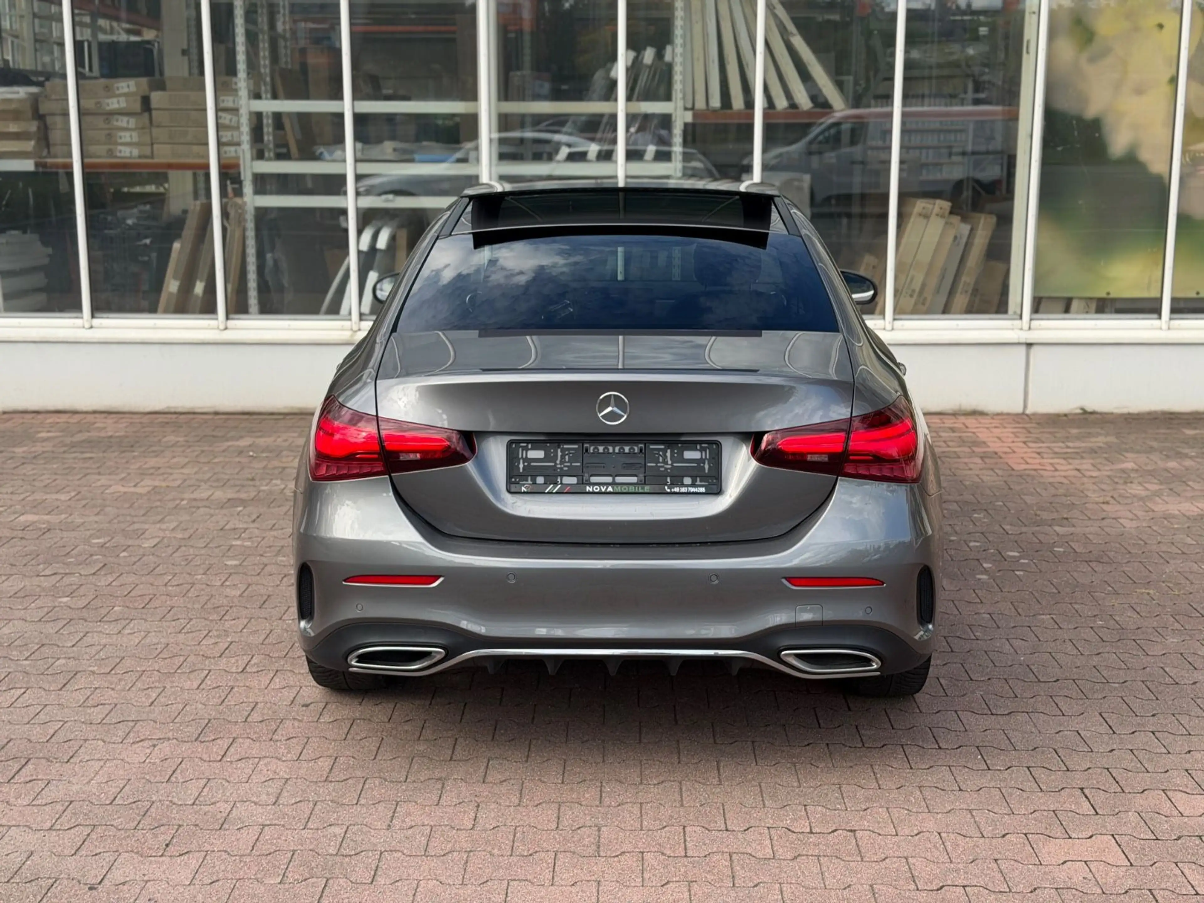 Mercedes-Benz A 180 d  AMG Line PANO/E-KLAPPE/AMB/LED — photo 7