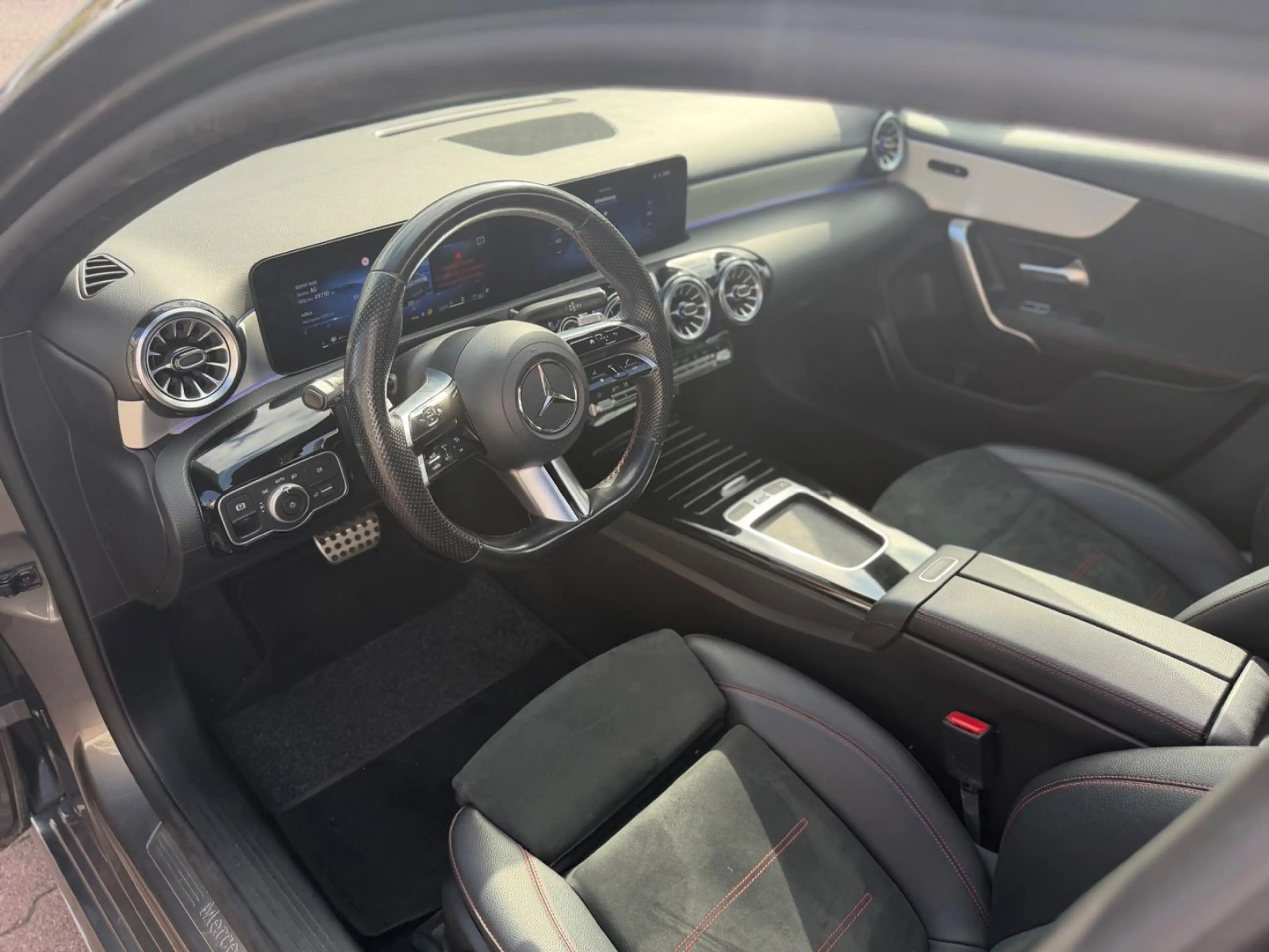 Mercedes-Benz A 180 d  AMG Line PANO/E-KLAPPE/AMB/LED — photo 15